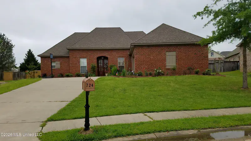 724 Huntington Cove — photo