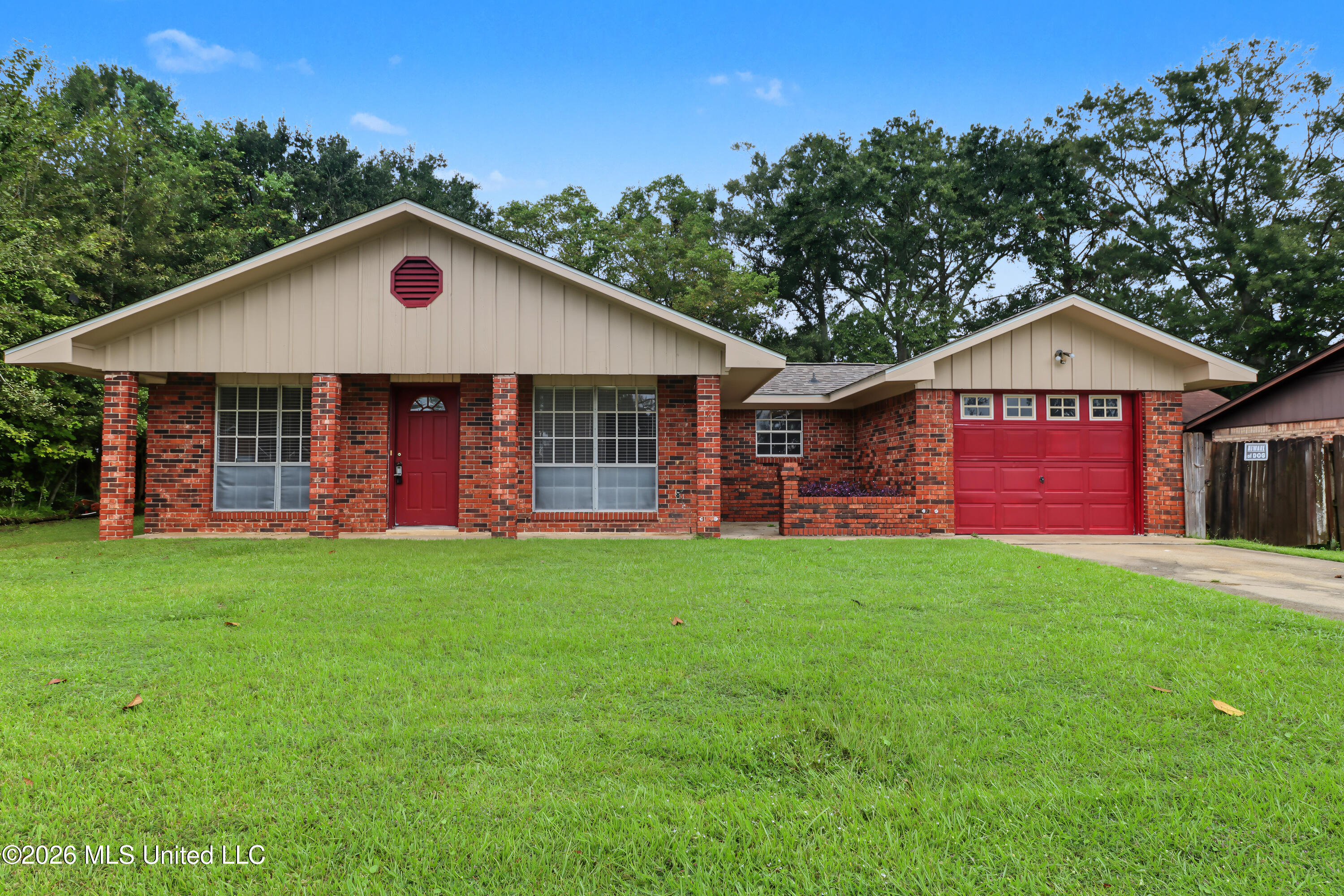 1720 Victoria Drive — photo