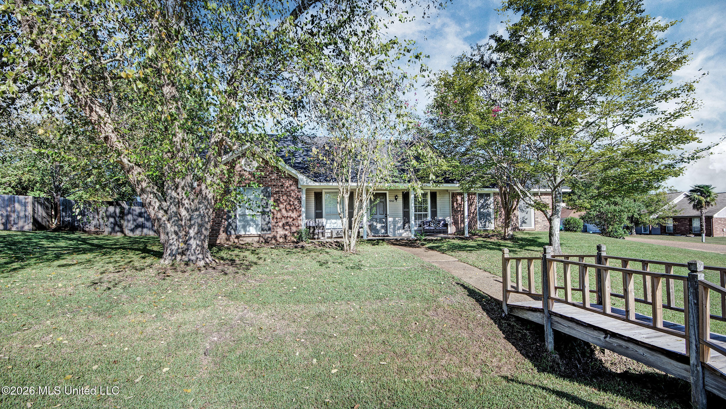 4262 Glennoak Circle — photo