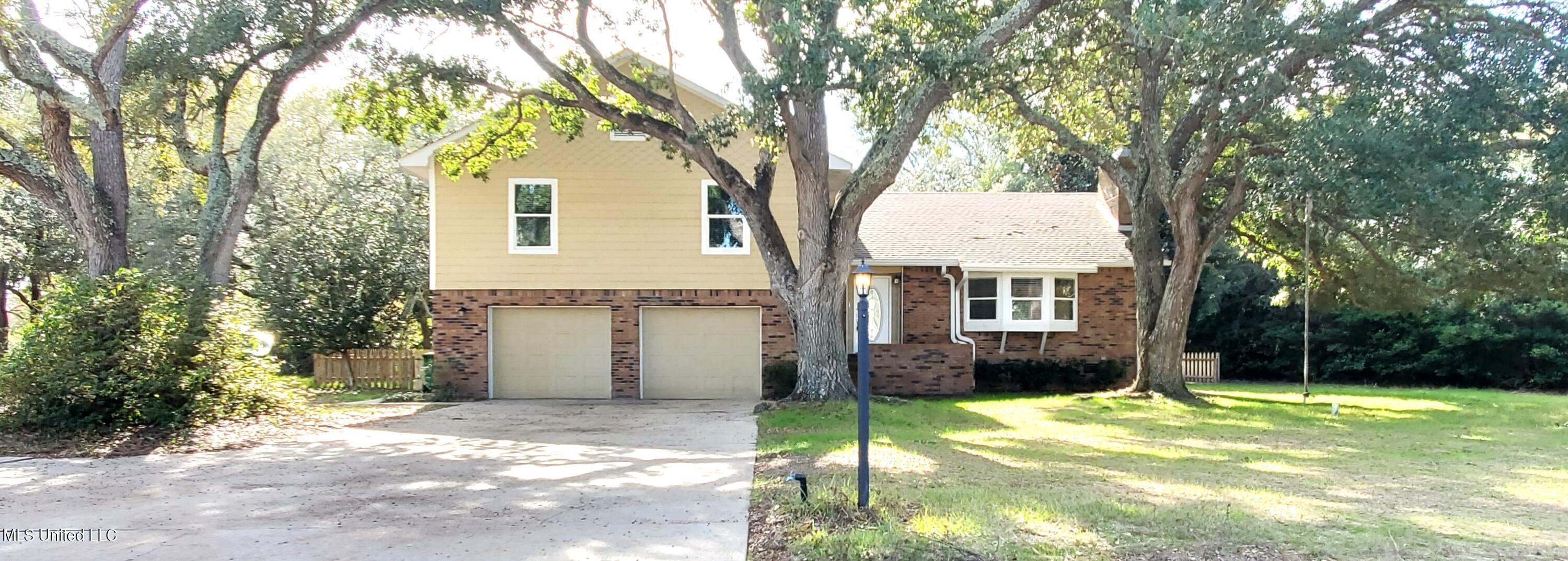 209 Glen Eagles Drive — photo