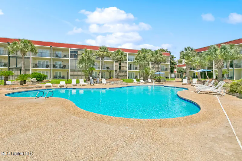 2046 Beach Boulevard #D103 — photo