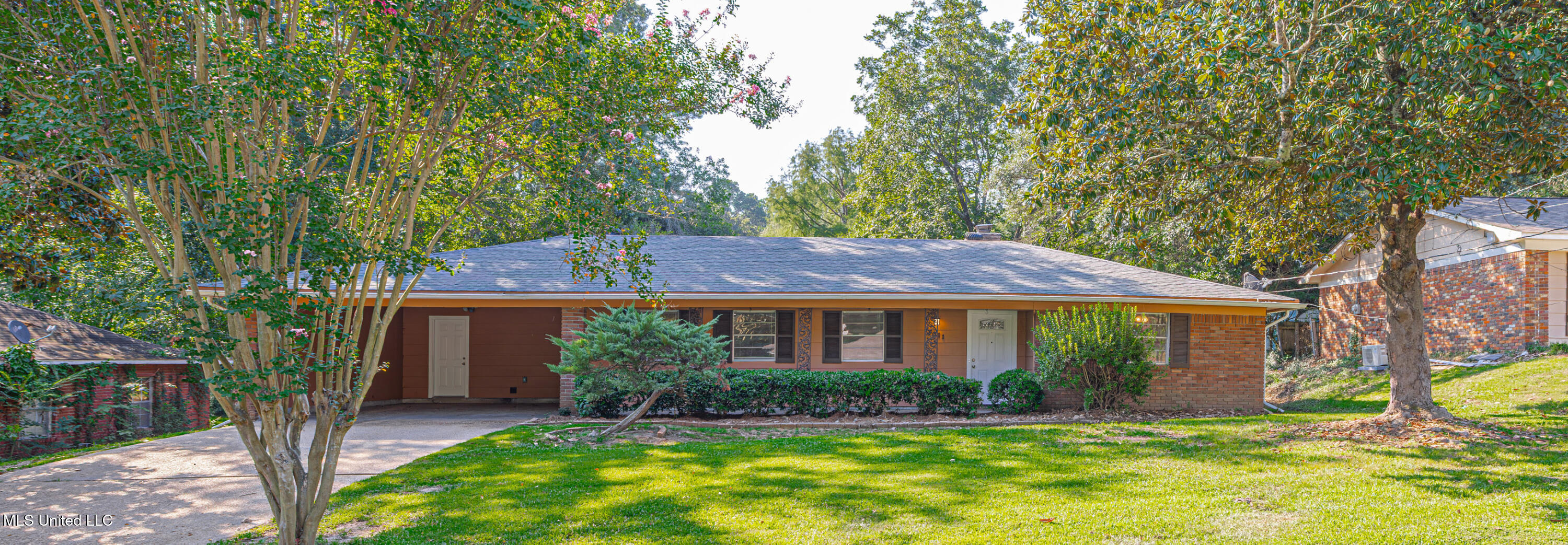 1011 Laurelwood Drive — photo