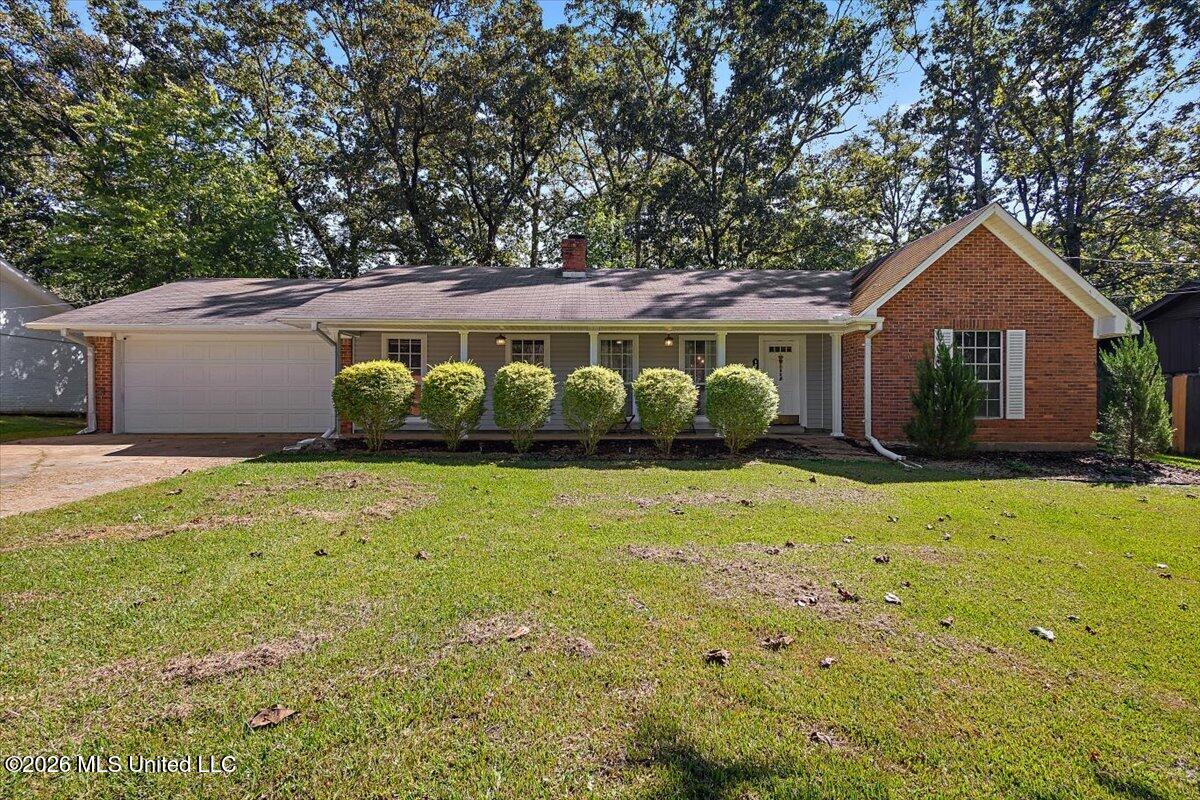 176 Oak Park Drive — photo