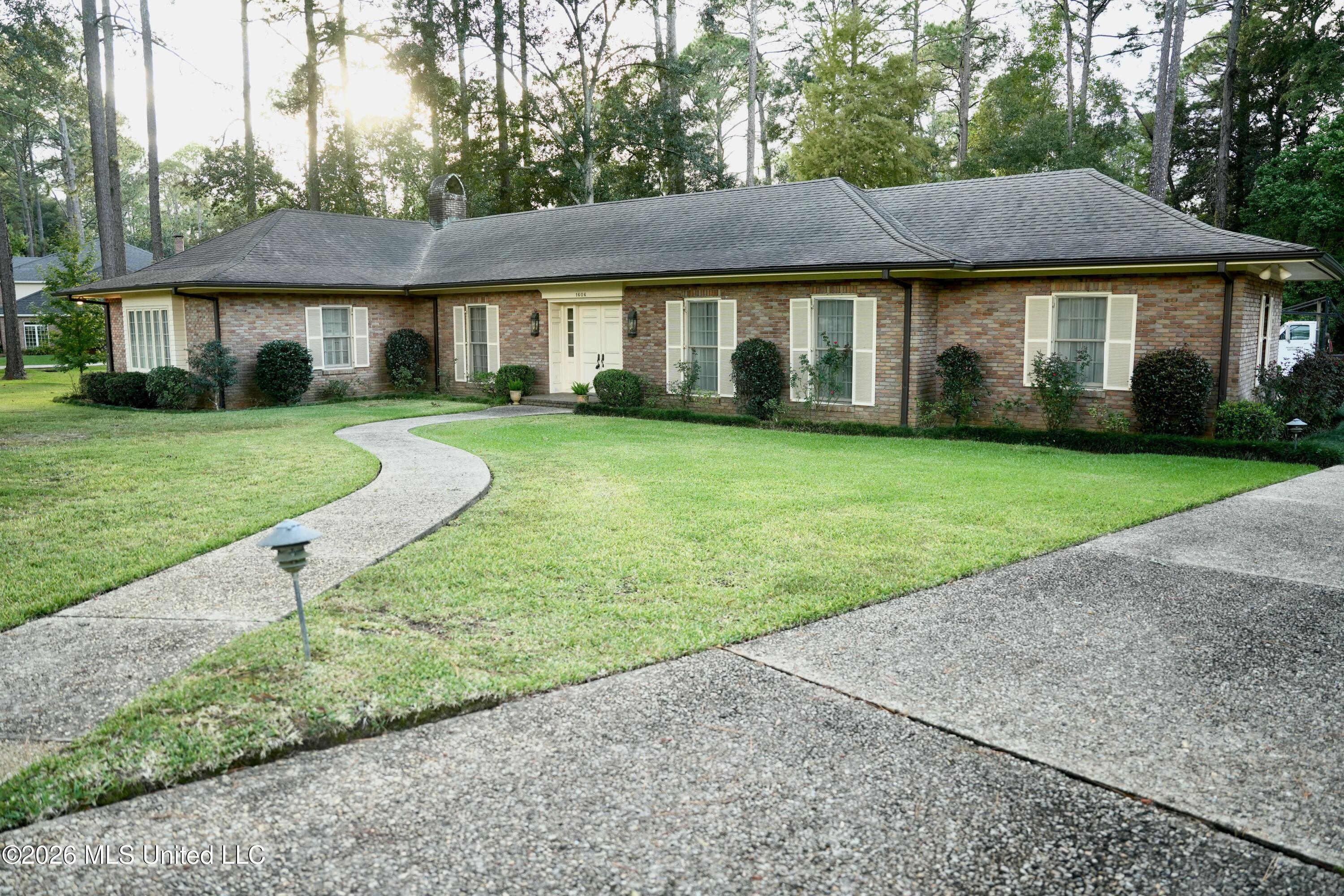 1606 Ellen Drive — photo