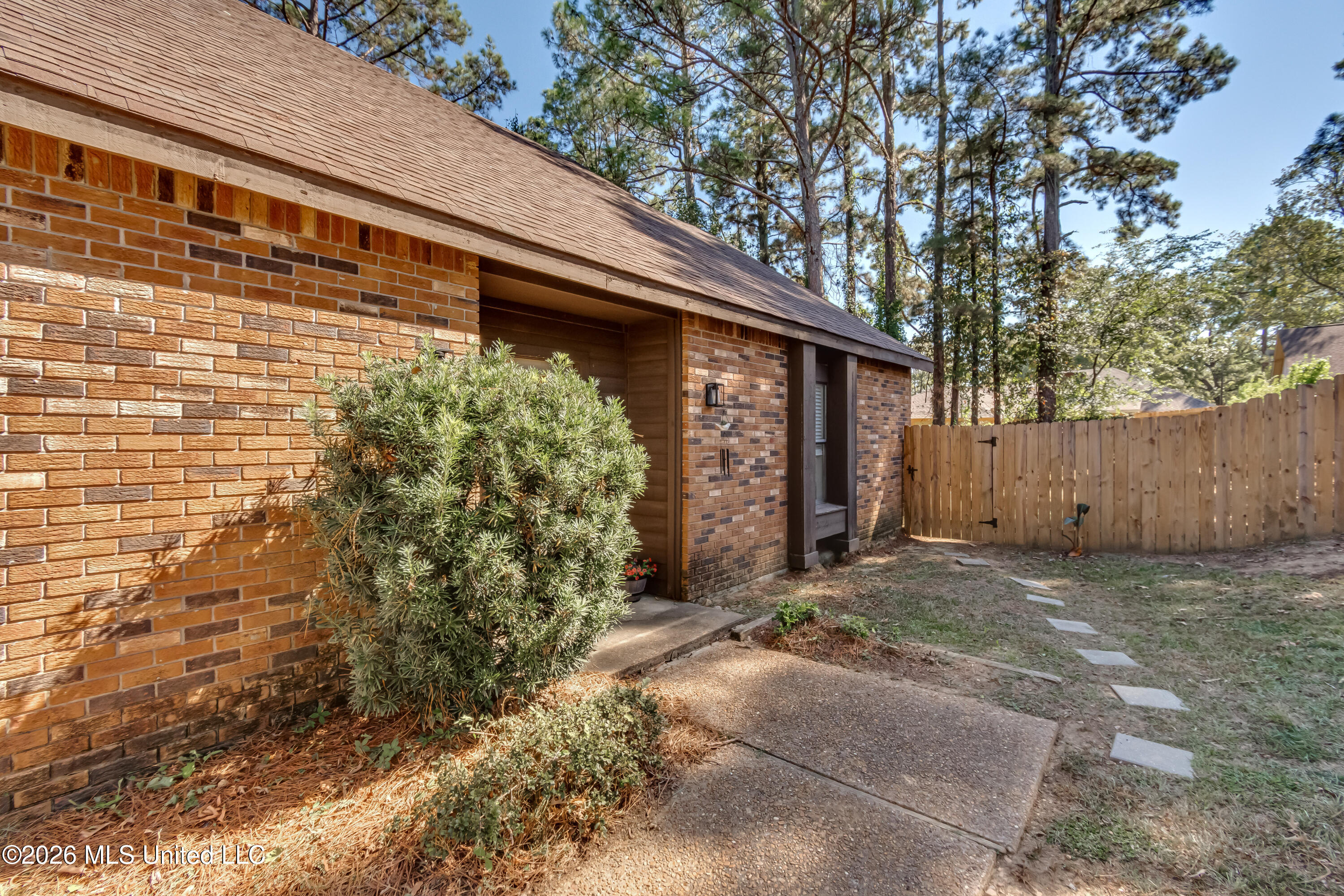 5 Dove Way Circle — photo