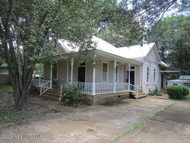 114 Oak Street — photo