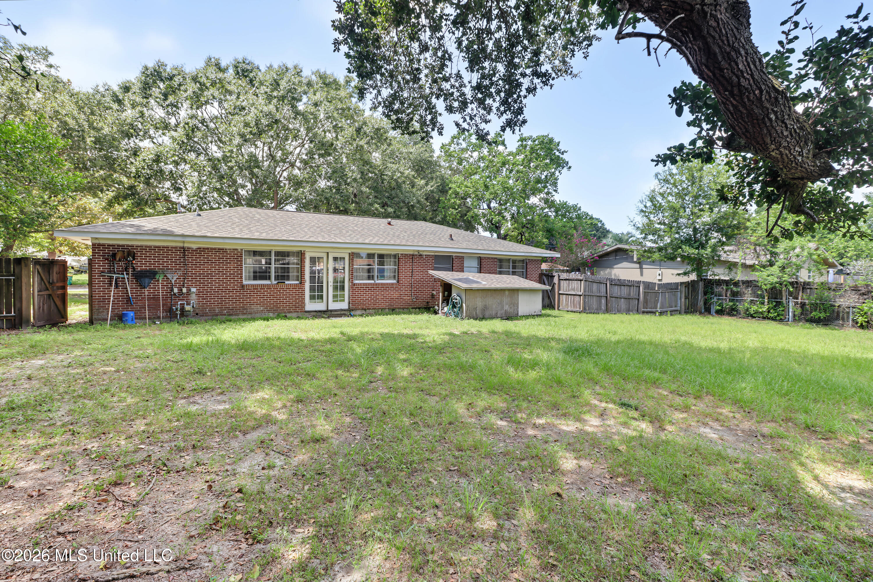 330 Randall Drive — photo