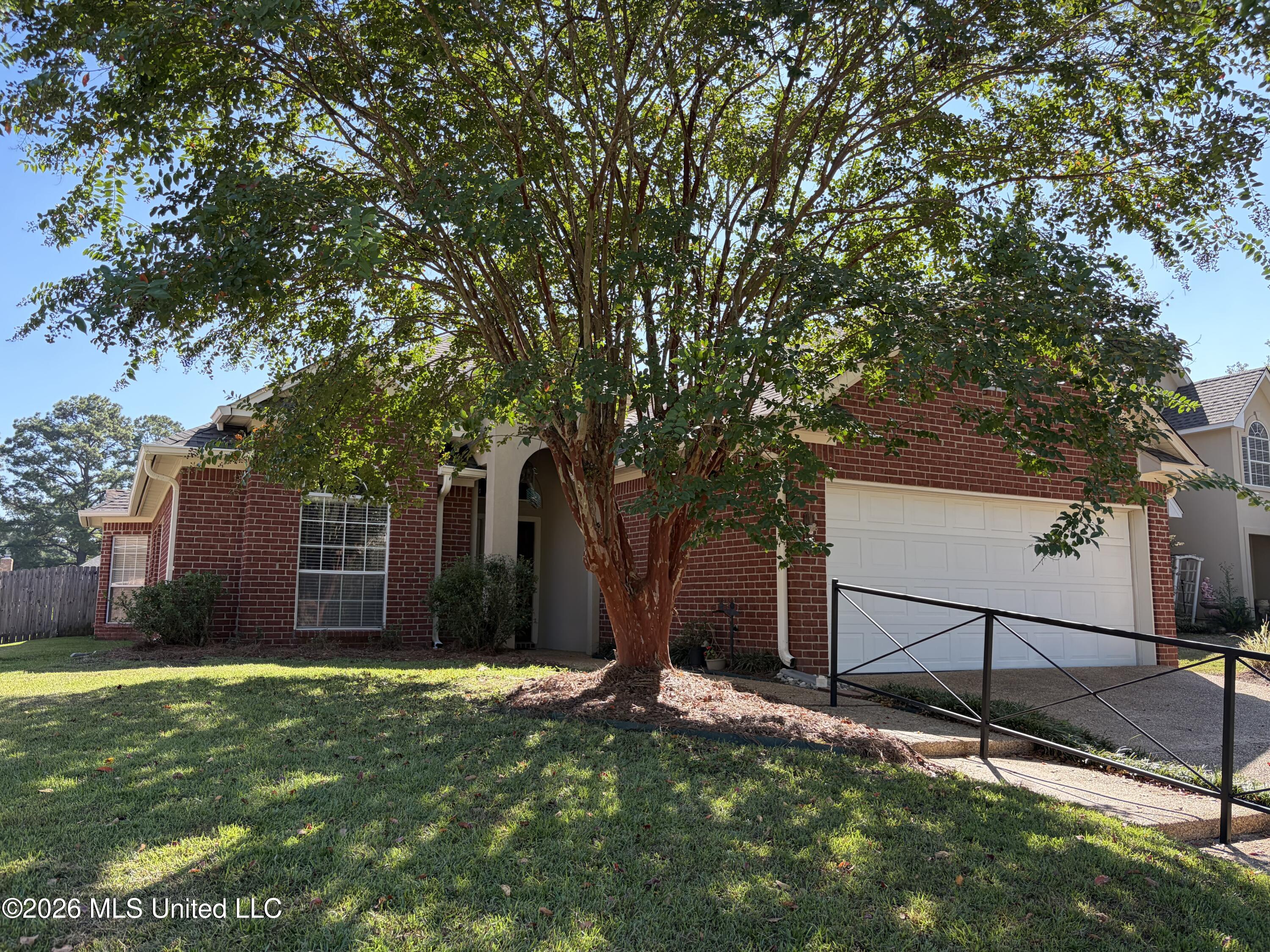 2141 W Fairway Drive — photo