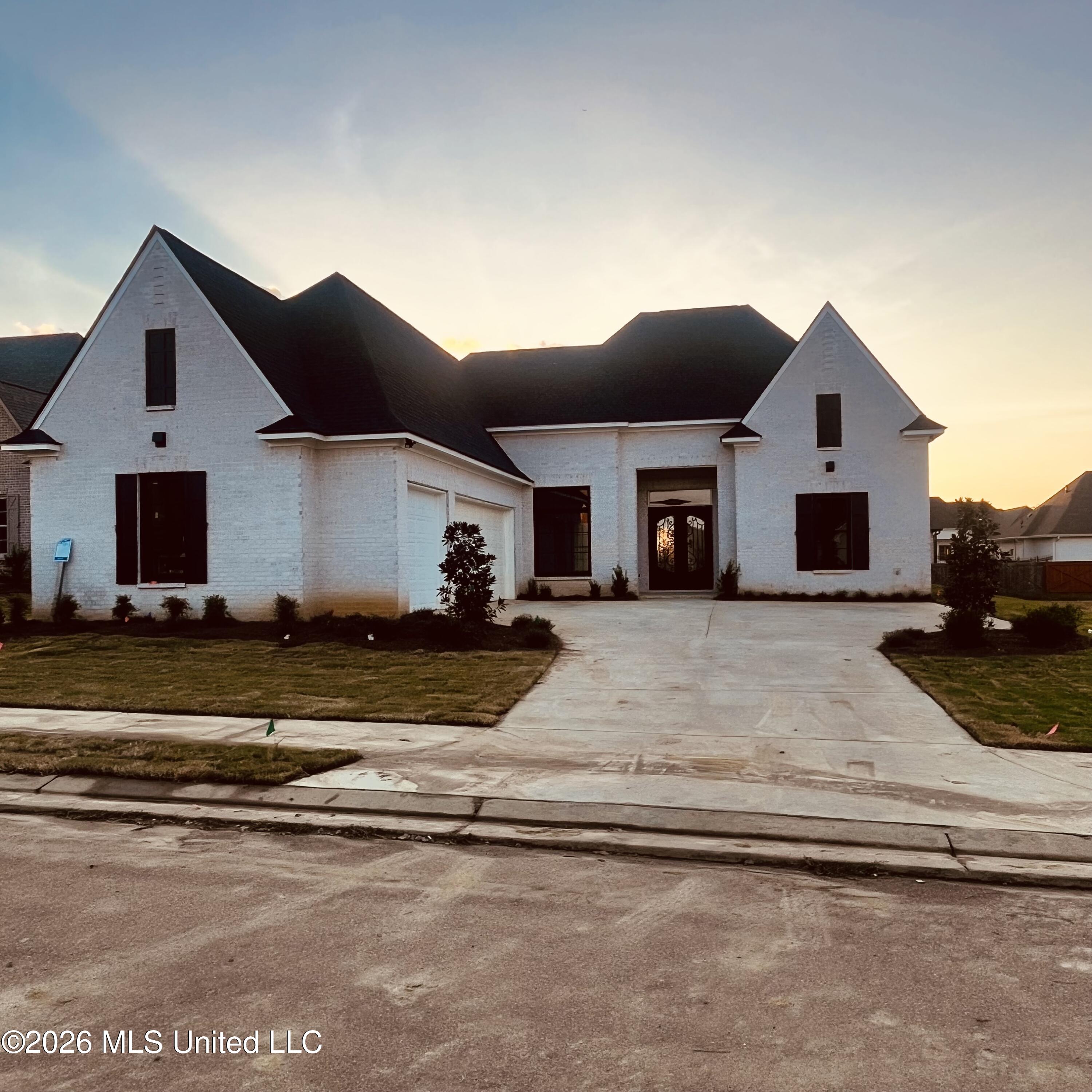 109 Venice Circle — photo