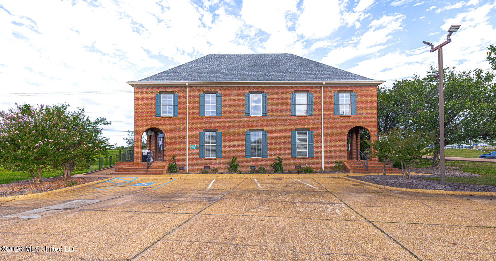 4001 Lakeland Drive — photo