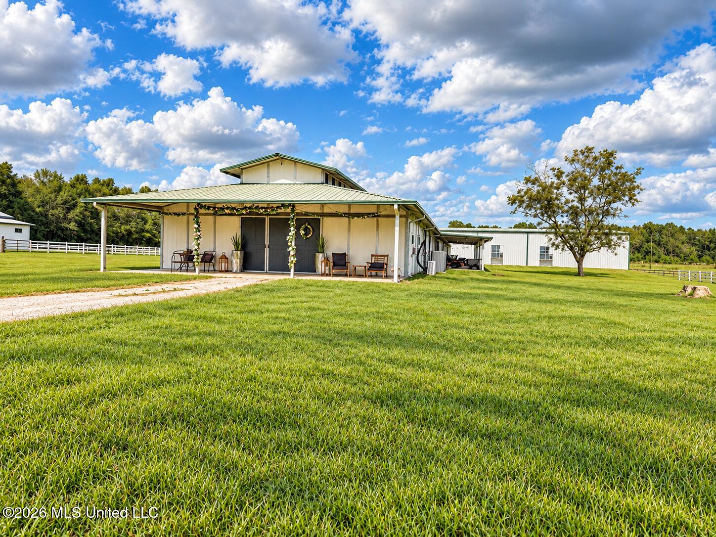 11450 County Farm Road — photo