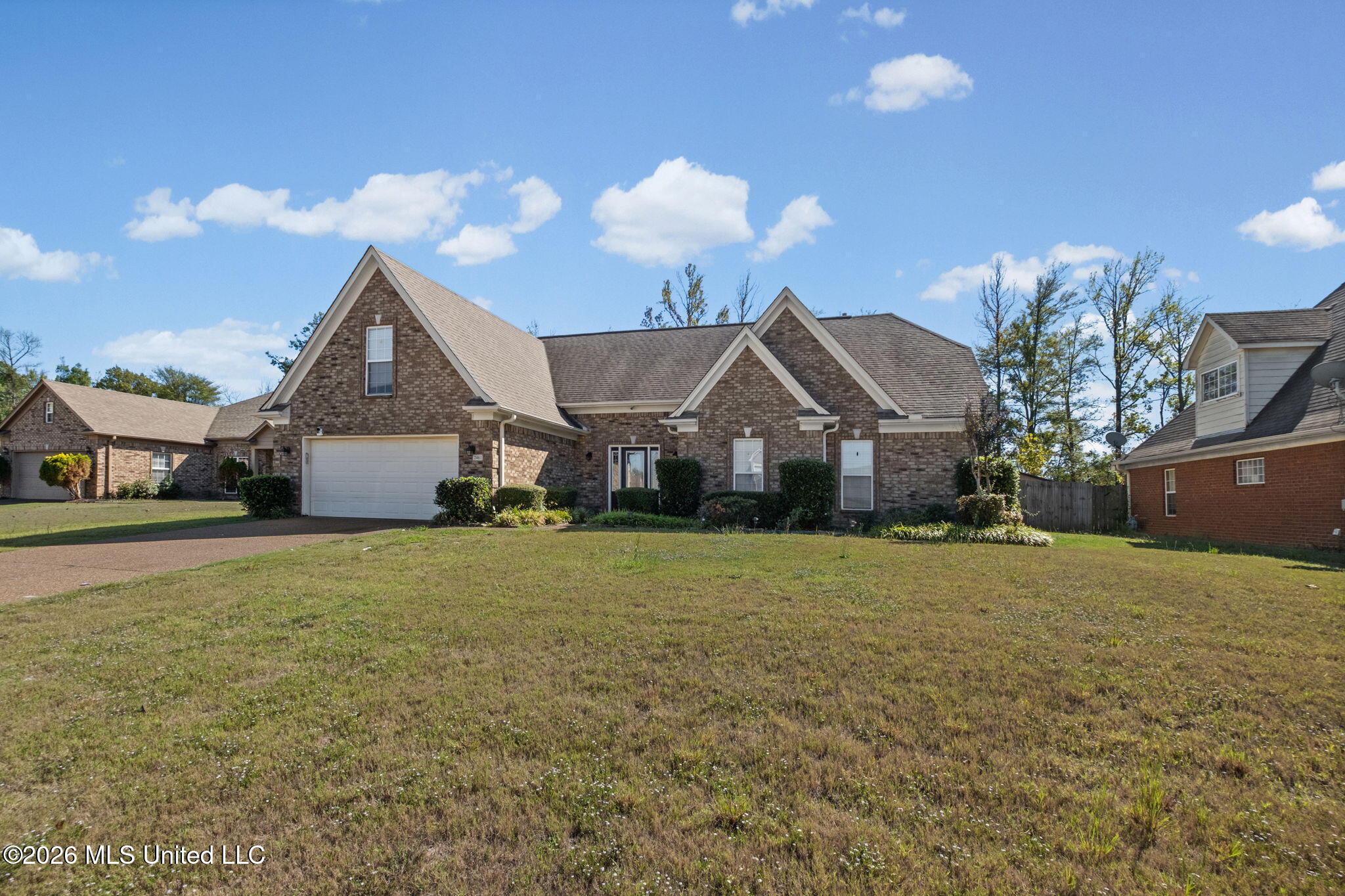 2461 Torrington Way — photo