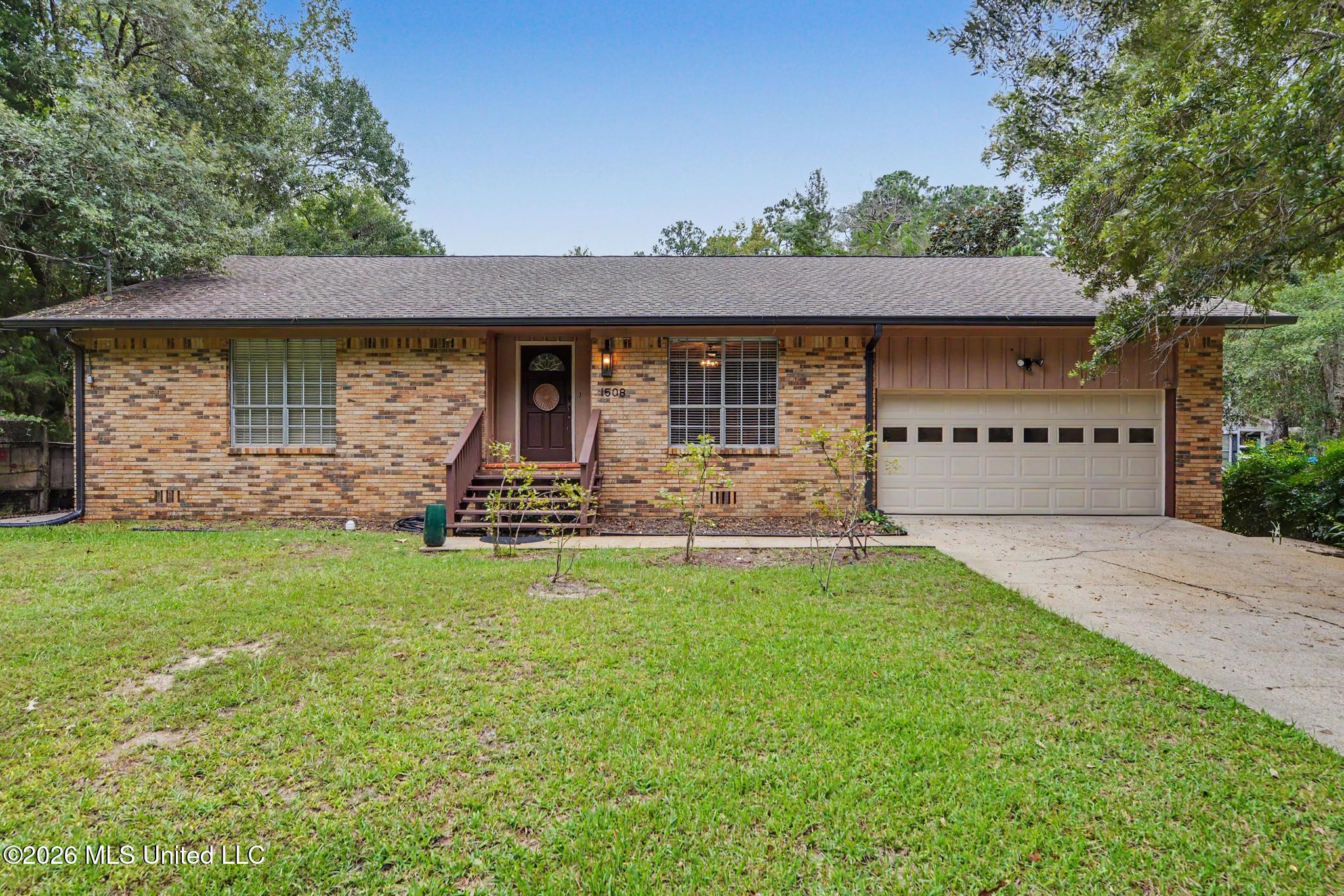 1508 Eagle Circle — photo
