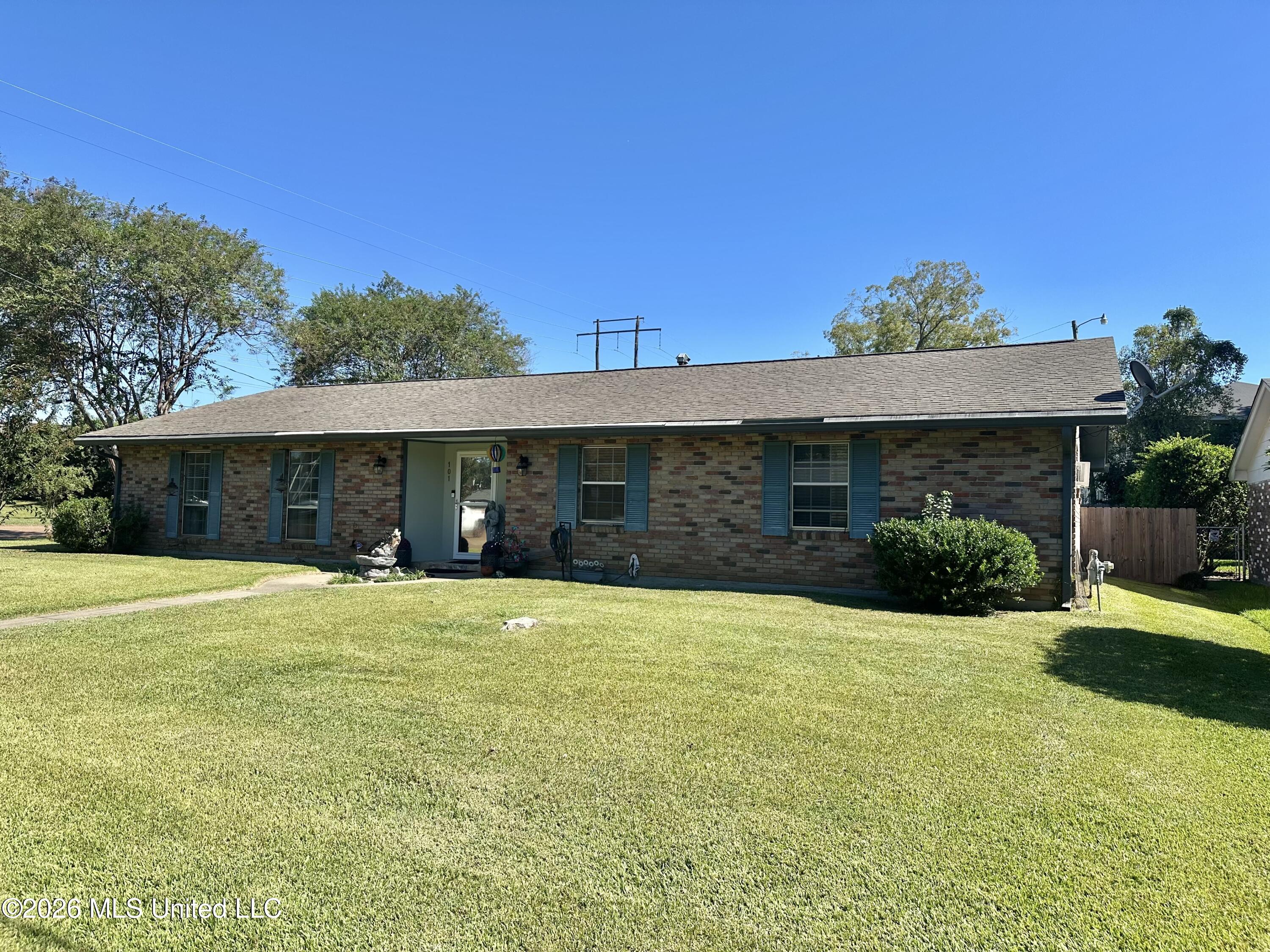 101 Woodville Drive — photo