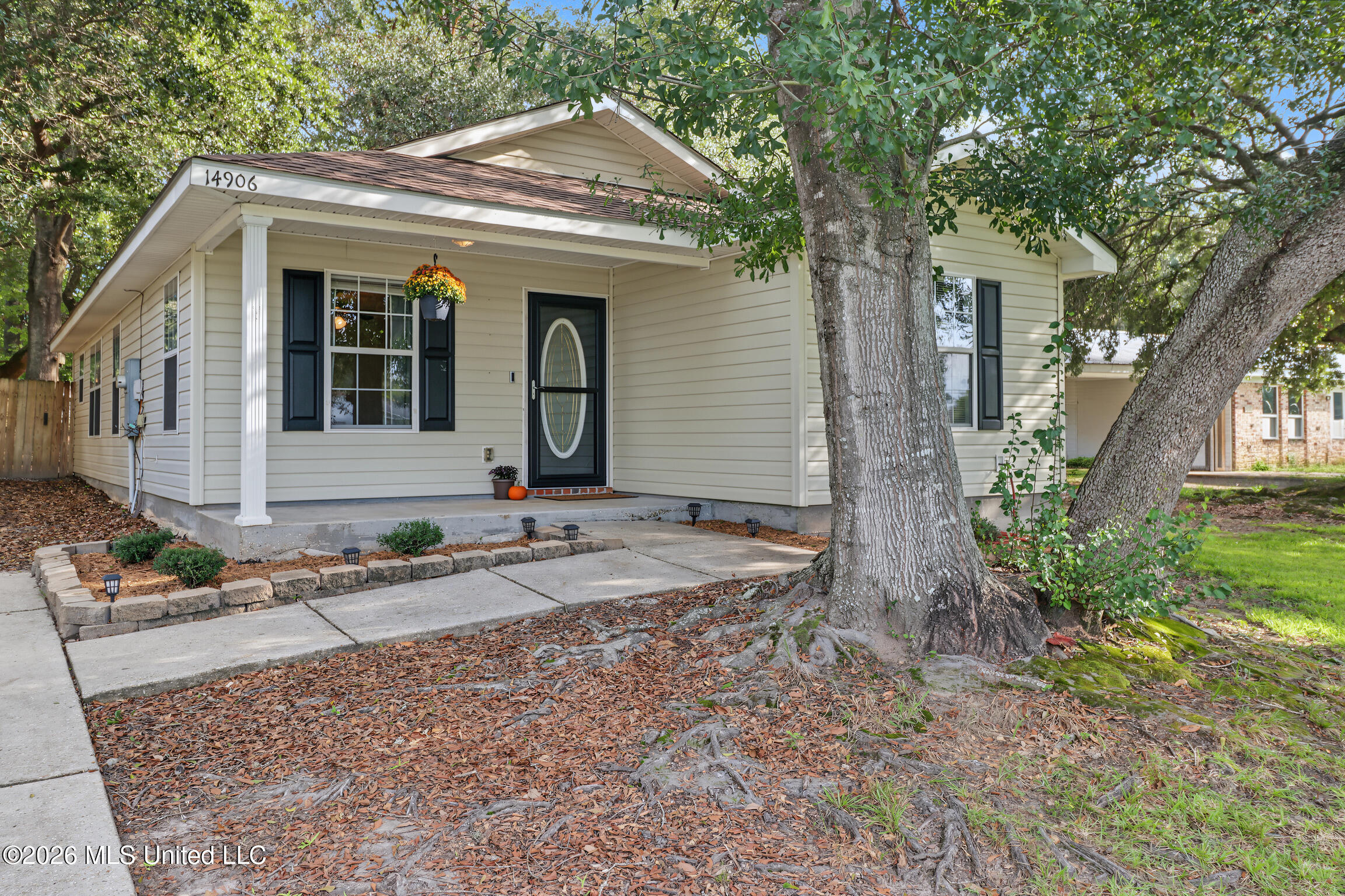 14906 Angela Drive — photo