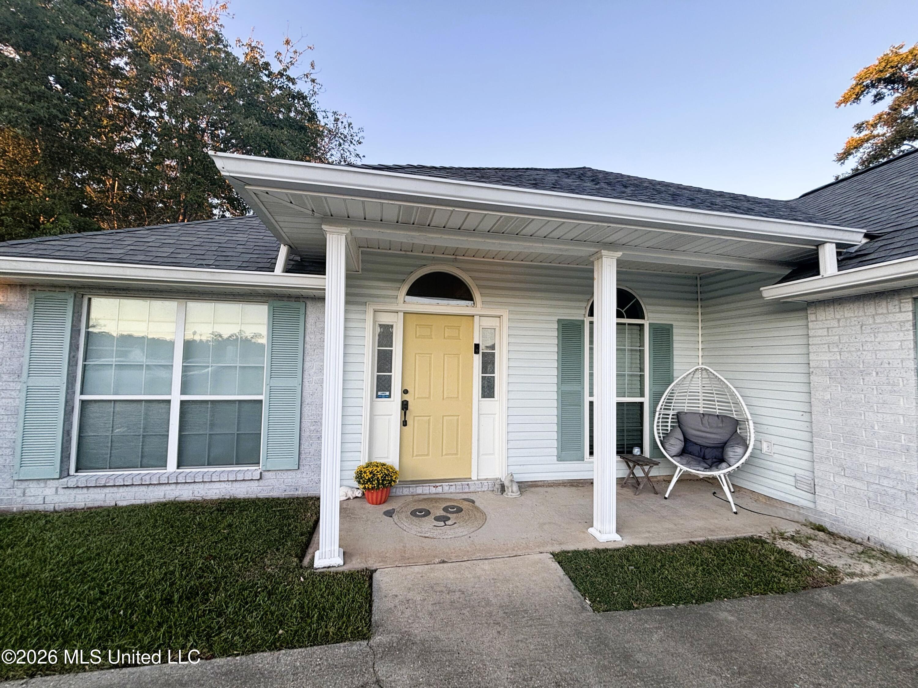 472 Pinecrest Circle — photo