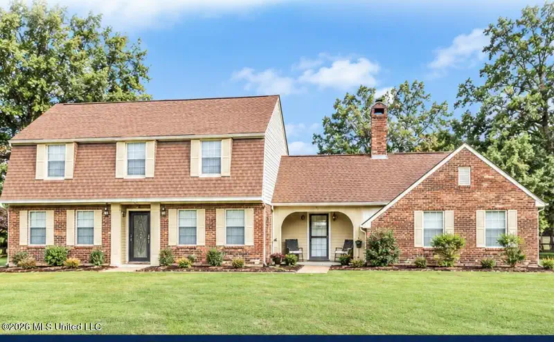 1124 Hawthorne Drive — photo