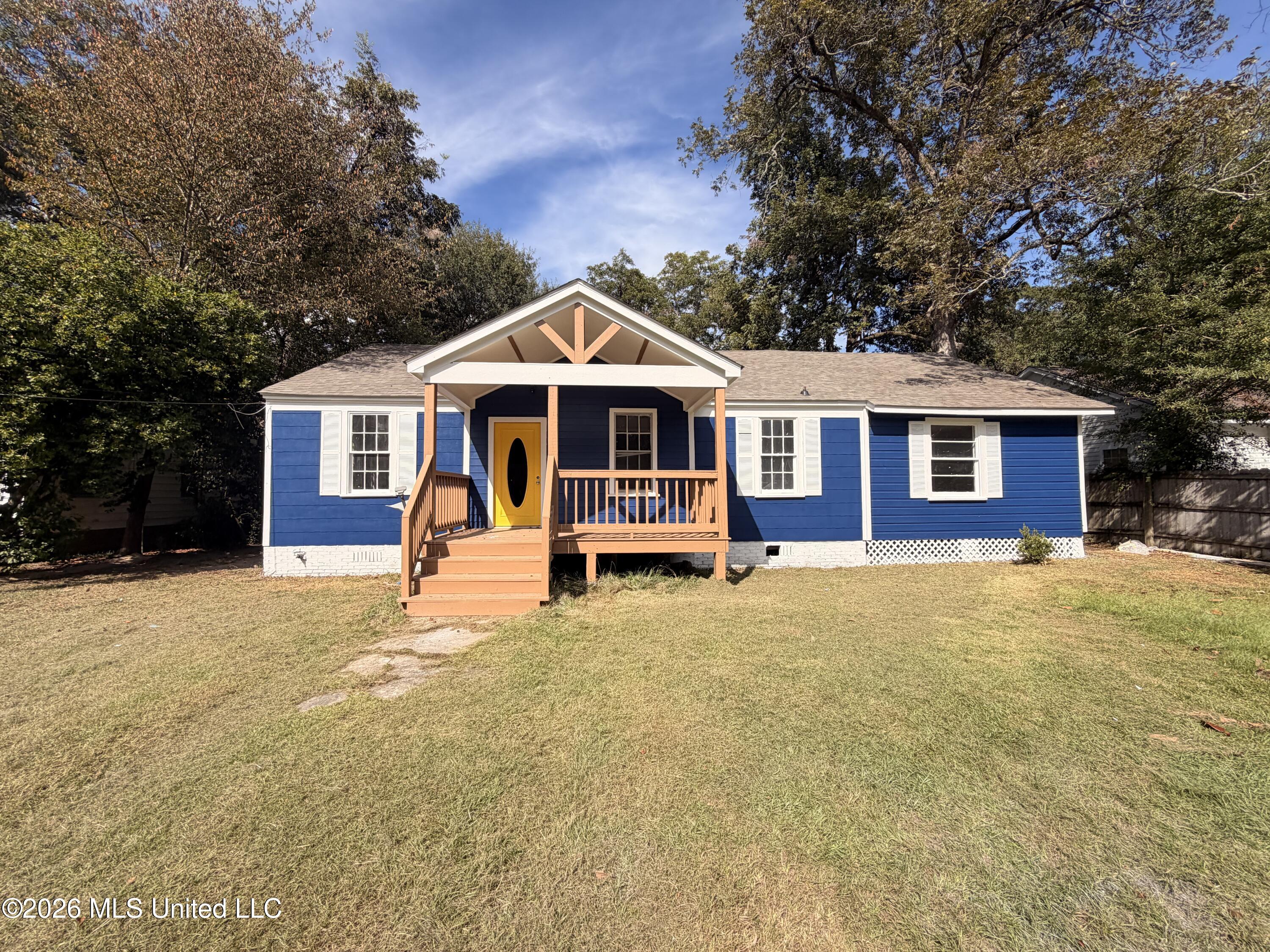 105 Lamar Street — photo
