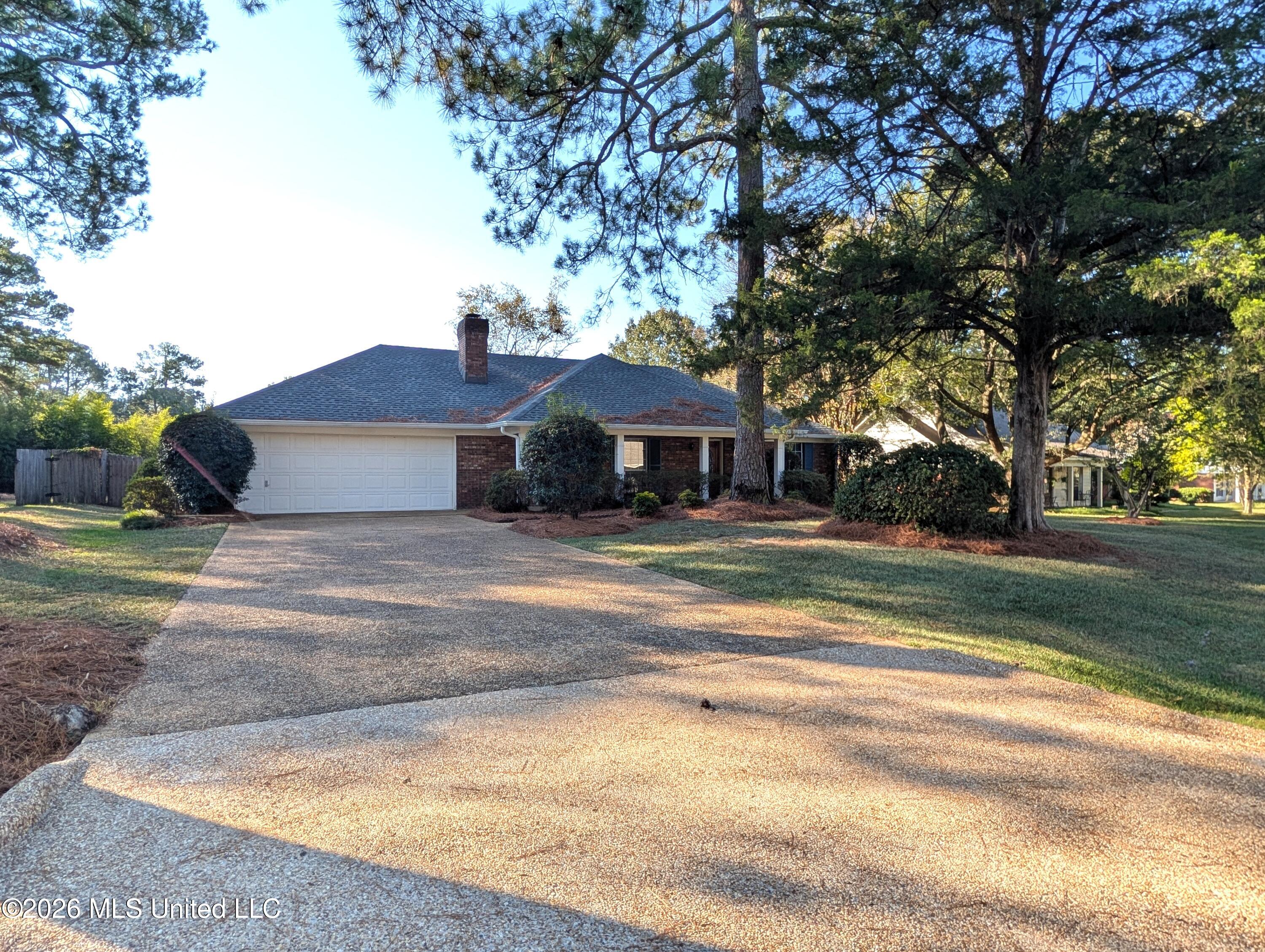 150 Sumac Drive — photo