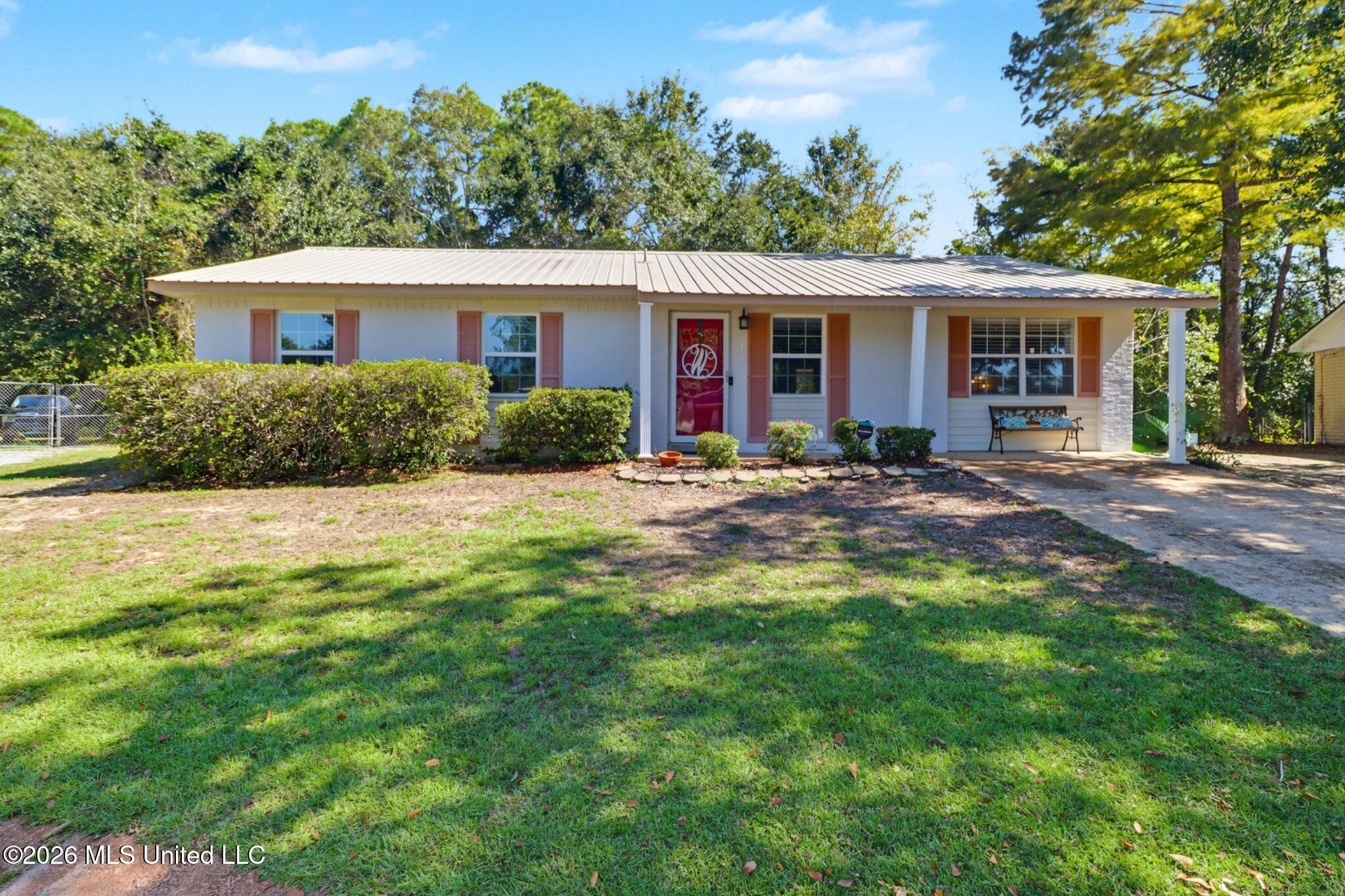 16 Leggett Circle — photo