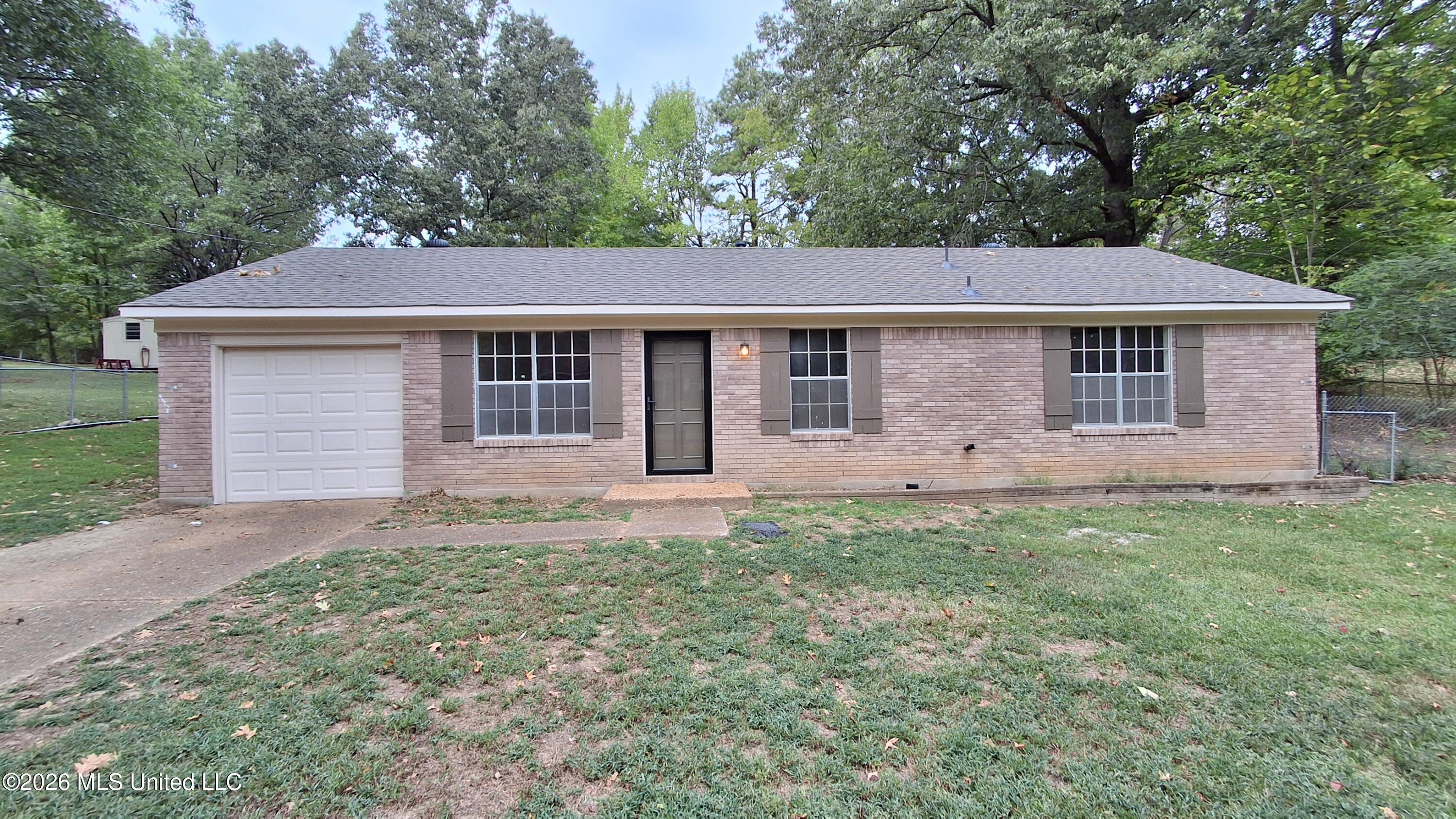 5562 Caroline Drive — photo