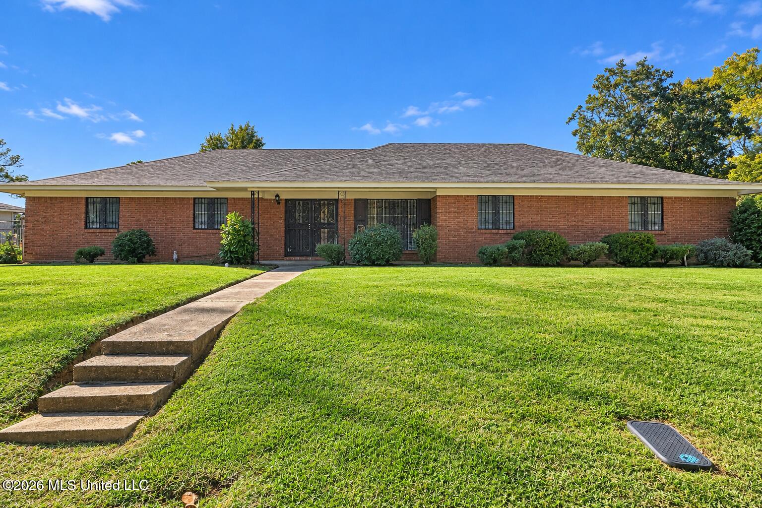 6605 Abraham Lincoln Drive — photo