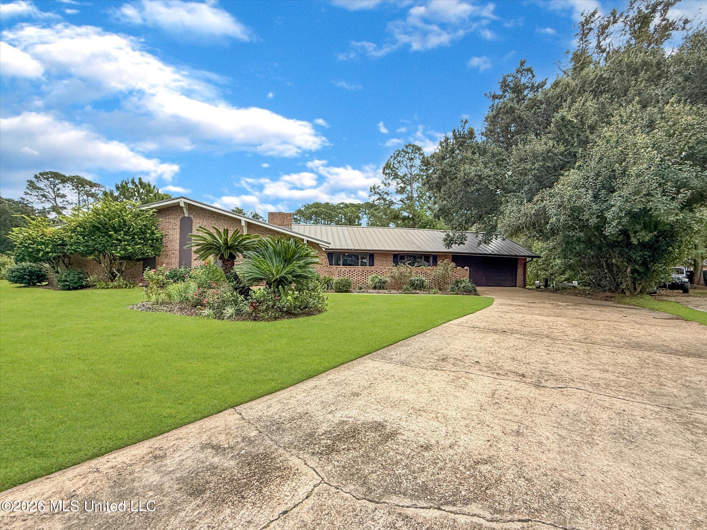 209 Carnoustie Court — photo