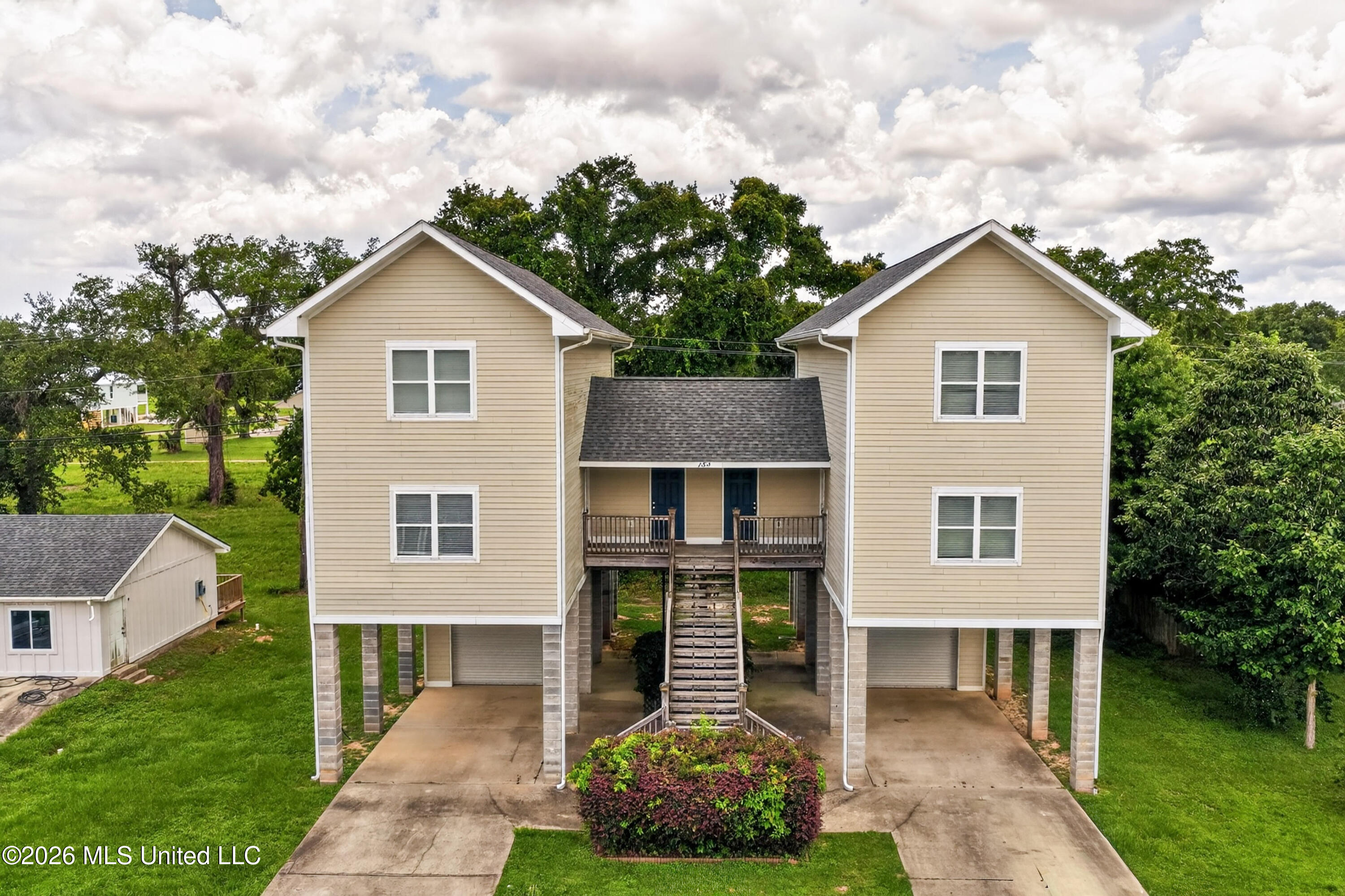 153 Markham Drive #B a & B — photo