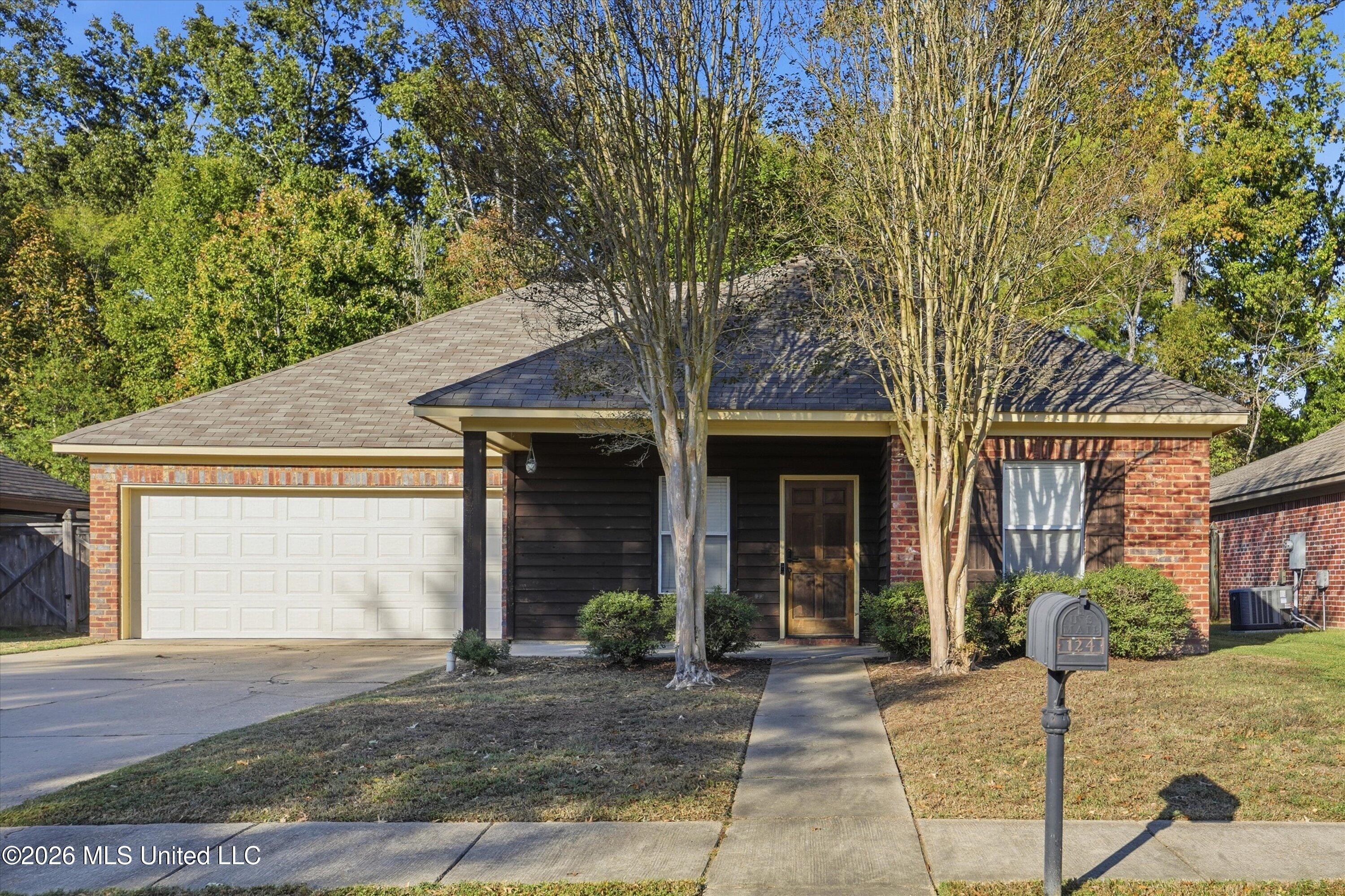 124 Blackstone Circle — photo