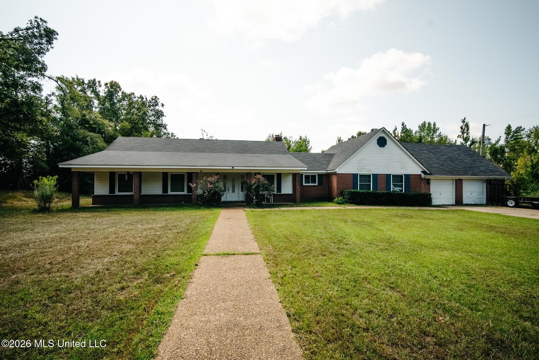376 Christofer Lane — photo