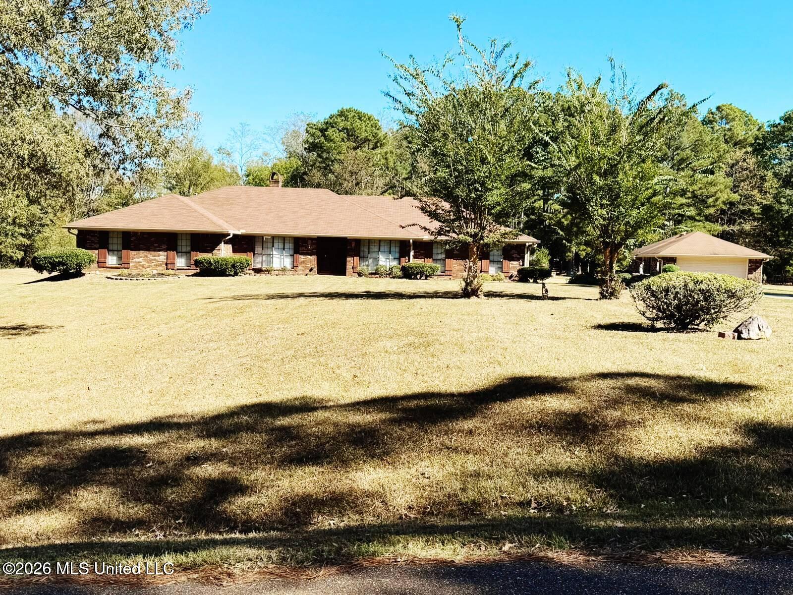 144 N Pine Drive — photo