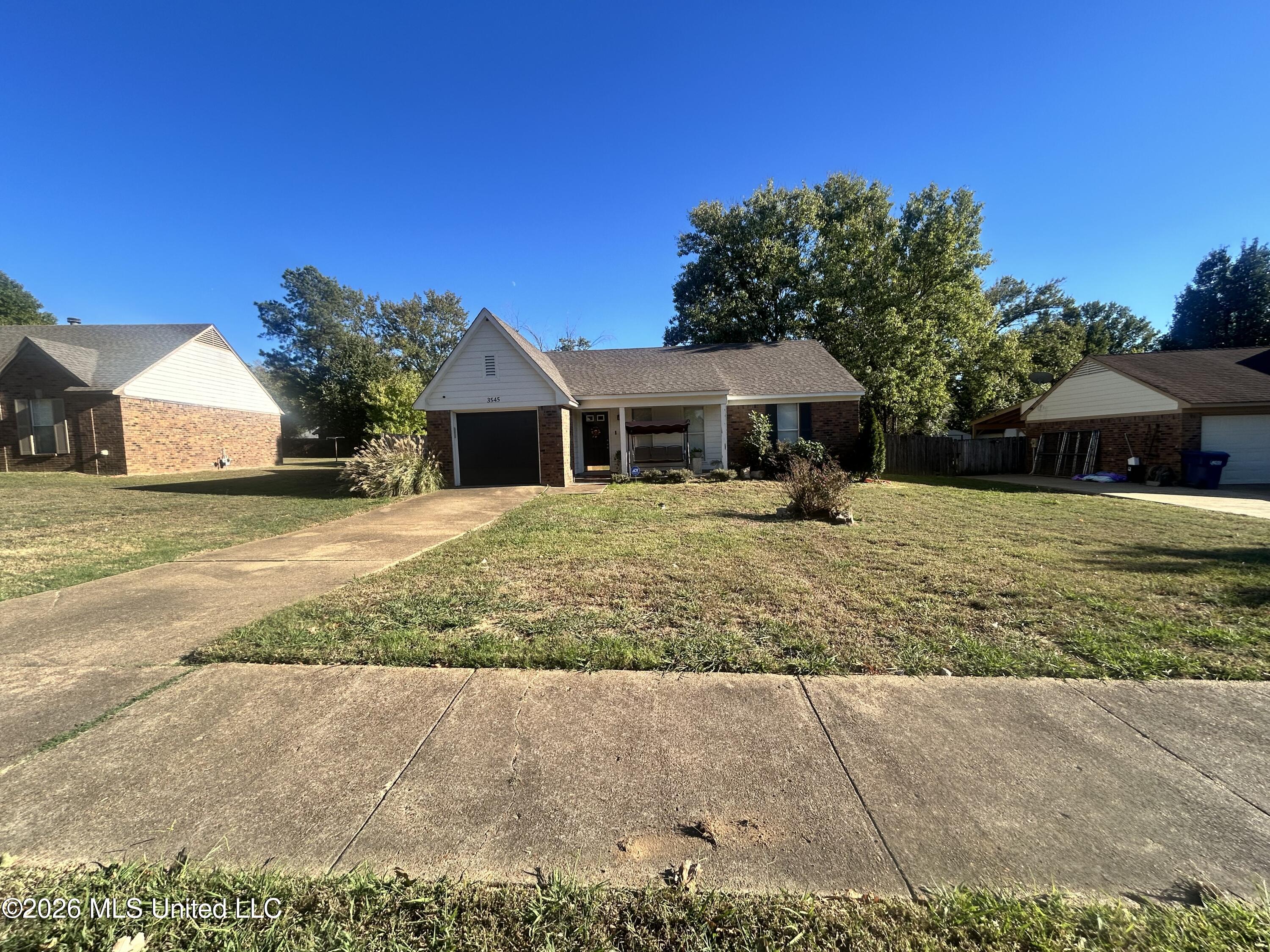 3545 Lakehurst Drive — photo