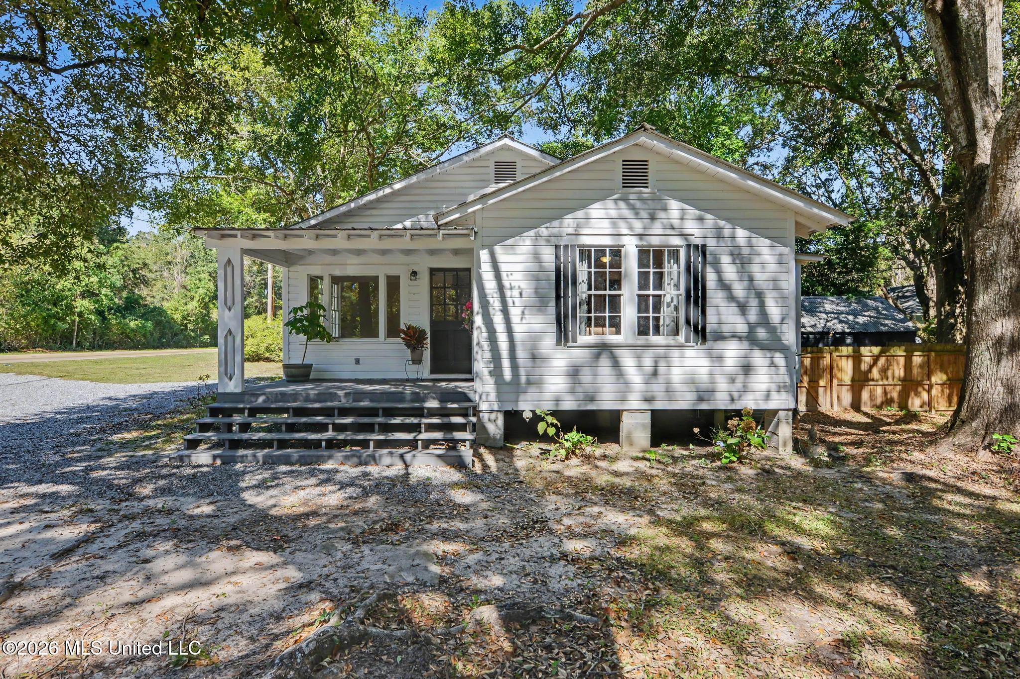 15264 Hudson Krohn Road — photo