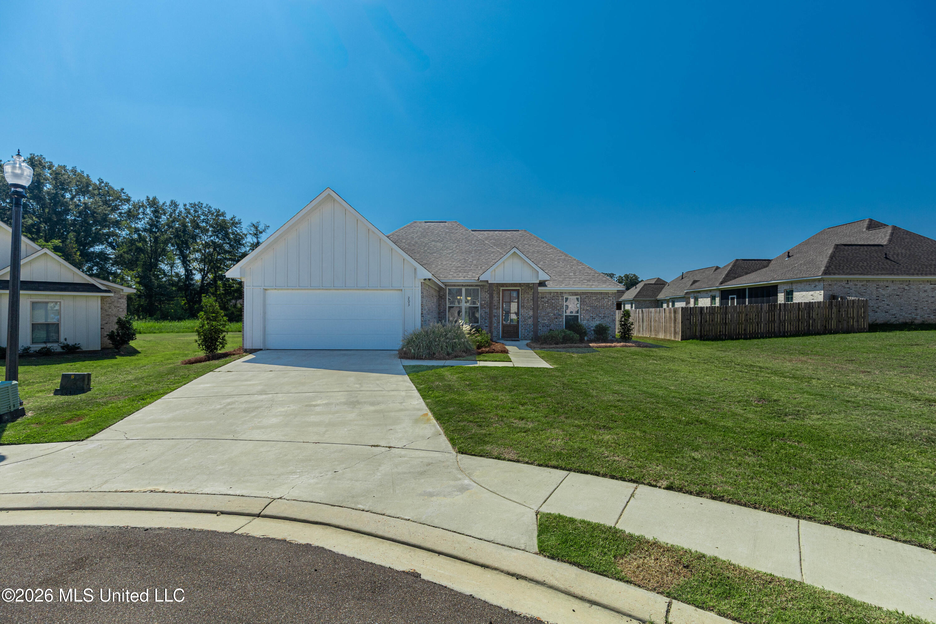 203 Silver Maple Place — photo