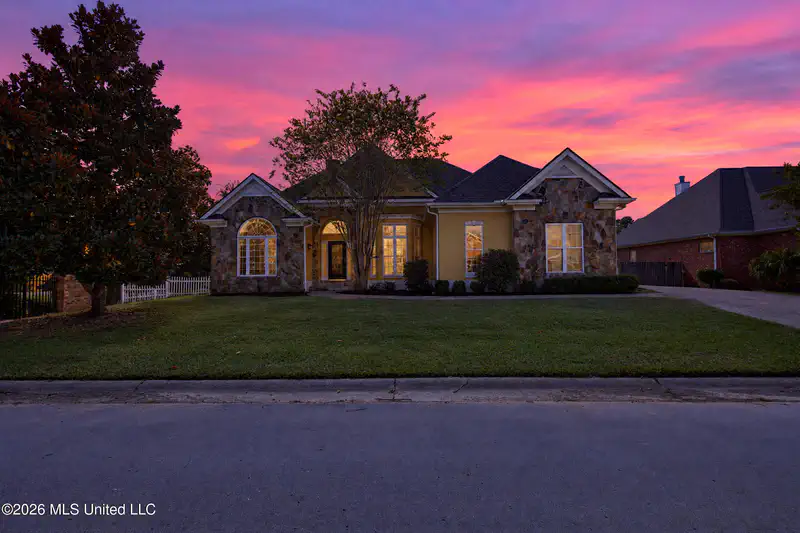 3505 S River Ridge Drive — photo