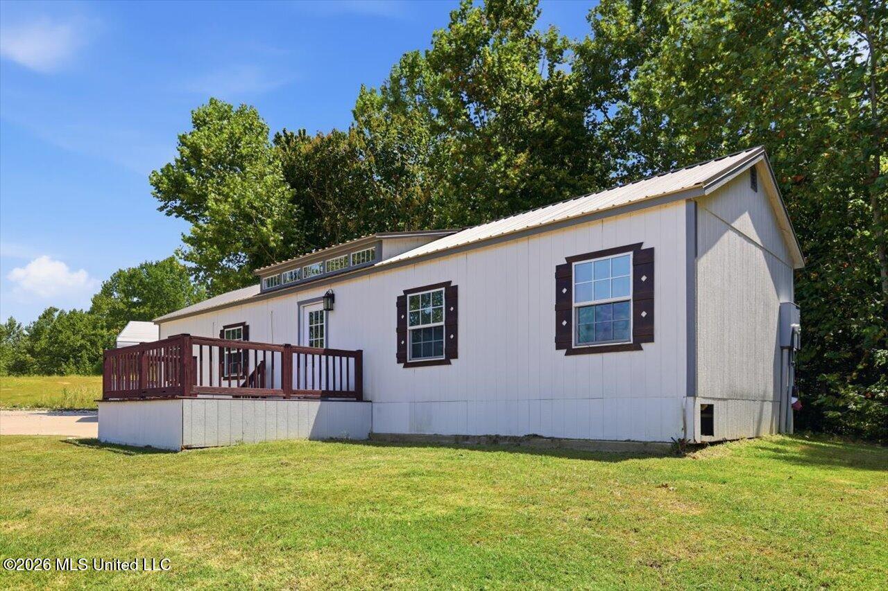 317 Lakeview Drive — photo