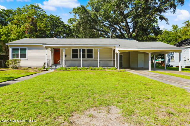 395 Oaklawn Place — photo