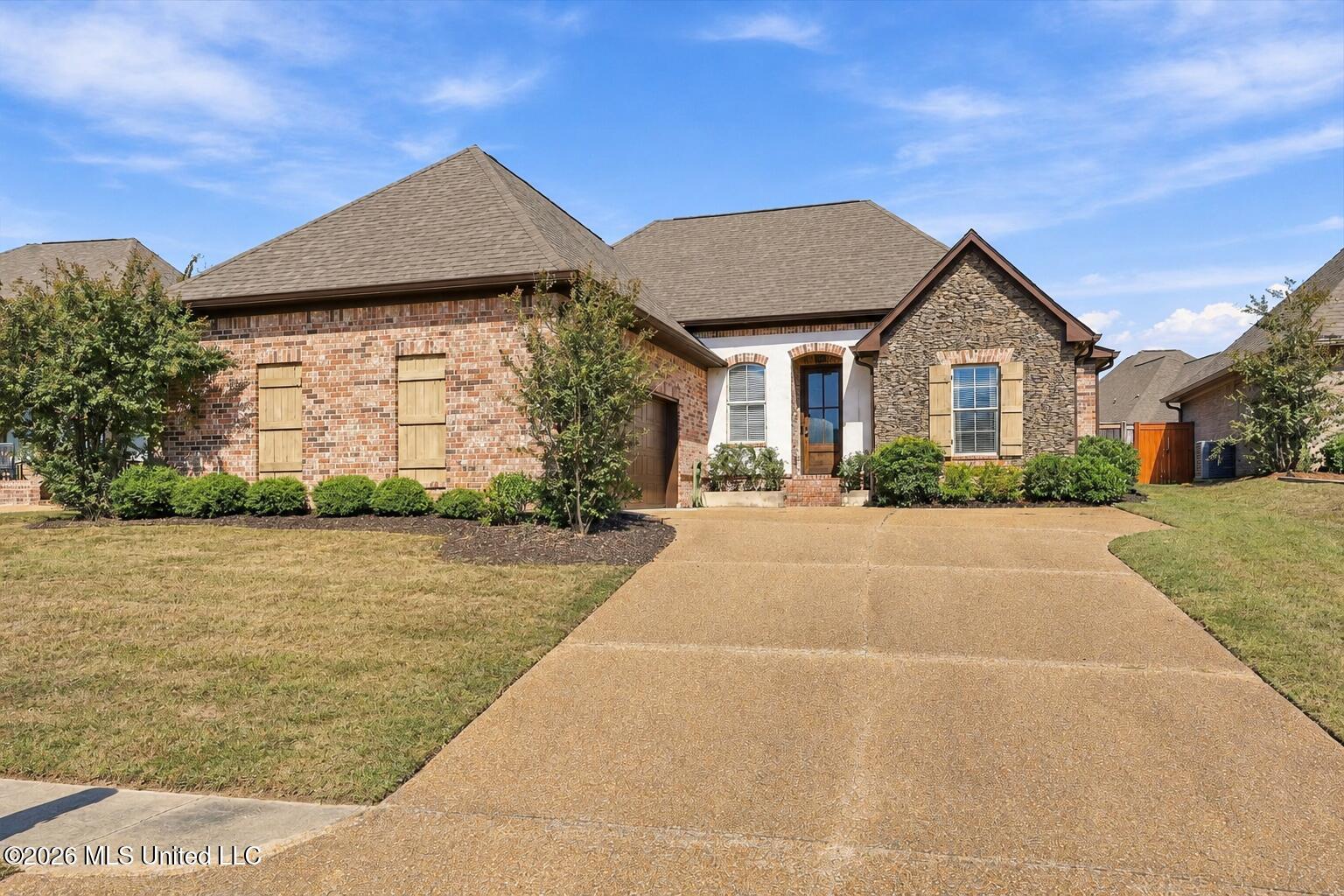 129 Amethyst Drive — photo