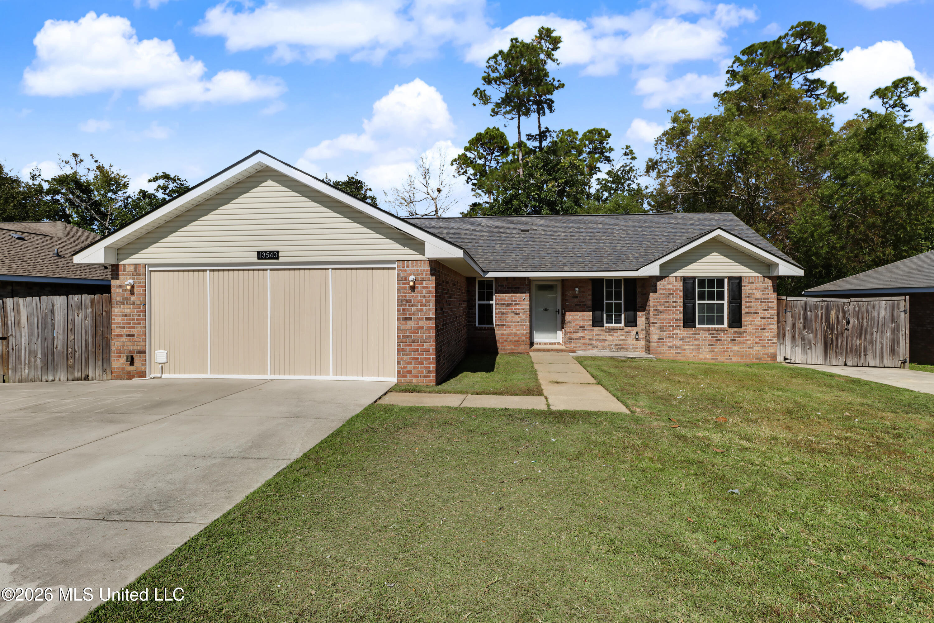 13540 Huntington Circle — photo
