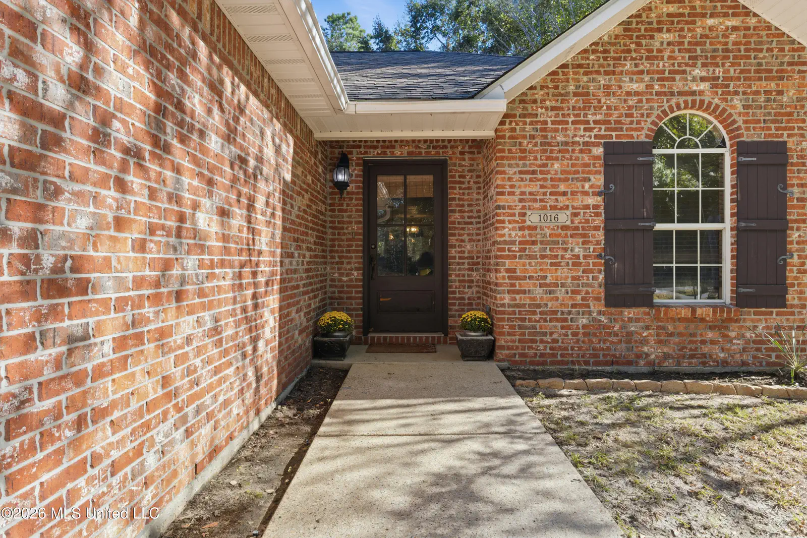 Mircosoft Street View 1016 Sycamore Street, Ocean Springs, MS 39564 | Realty.com