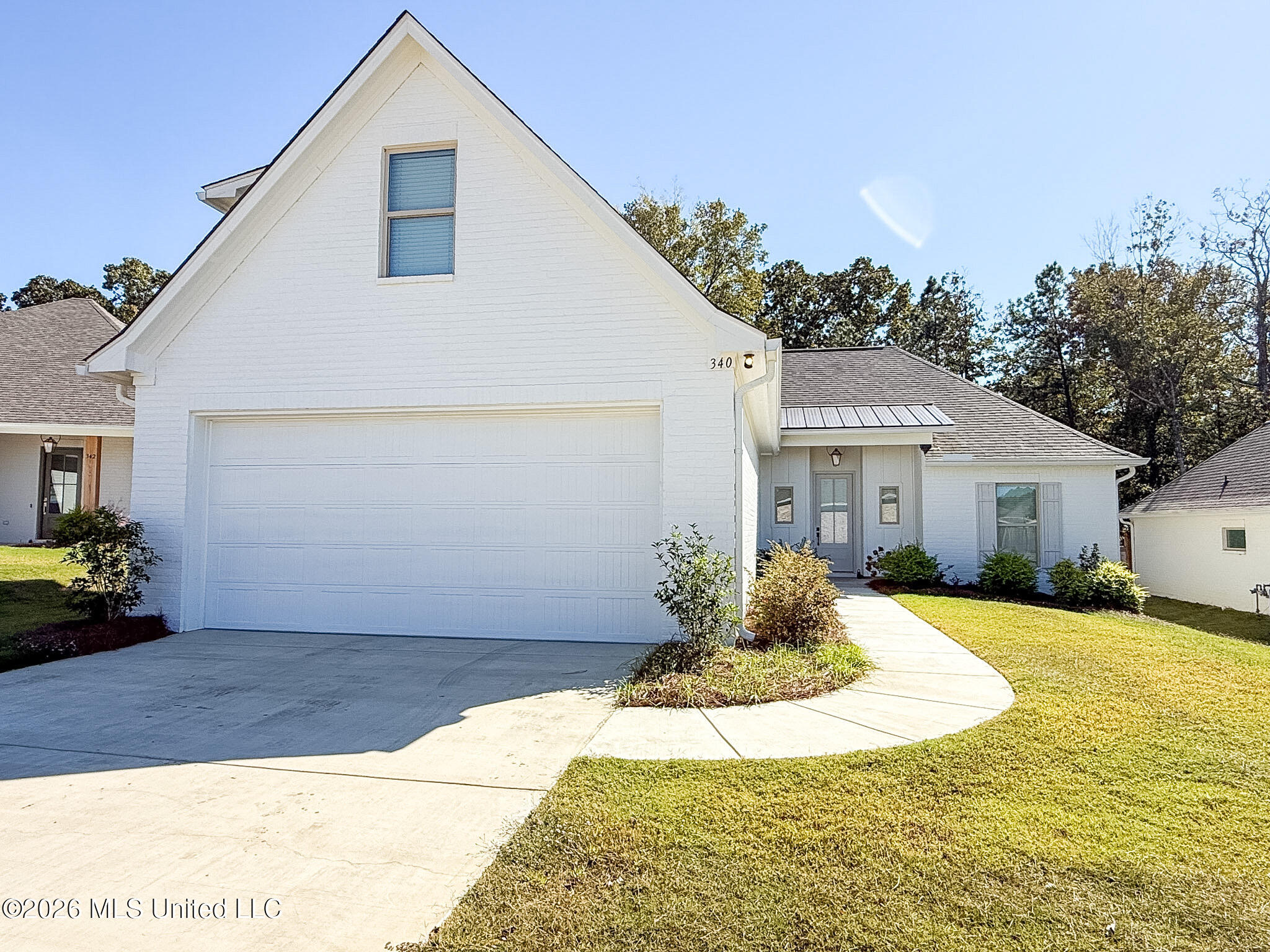 340 Oakville Circle — photo