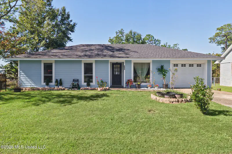 695 Michelle Drive — photo