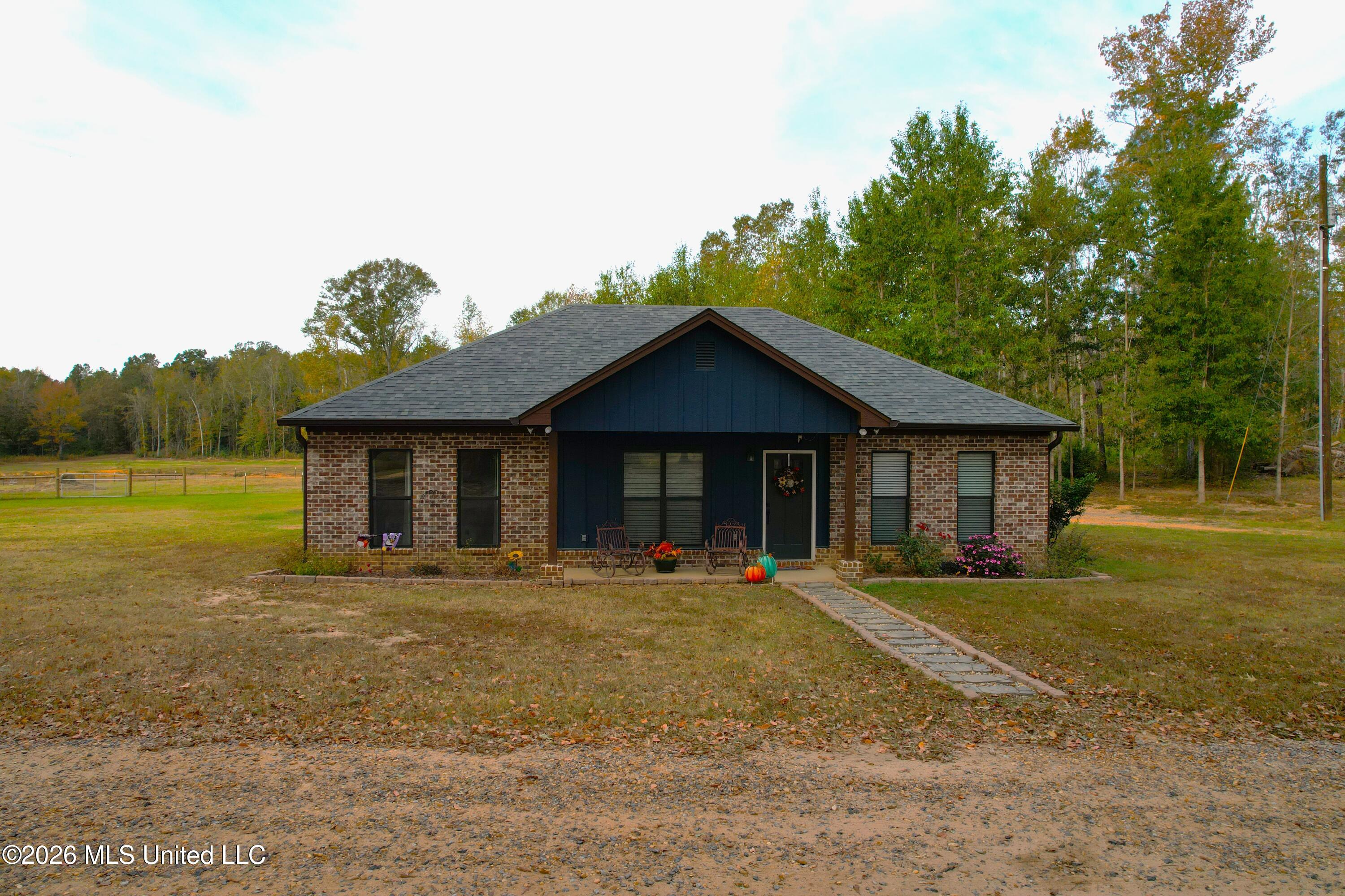 1095 Willis Cotton Road — photo
