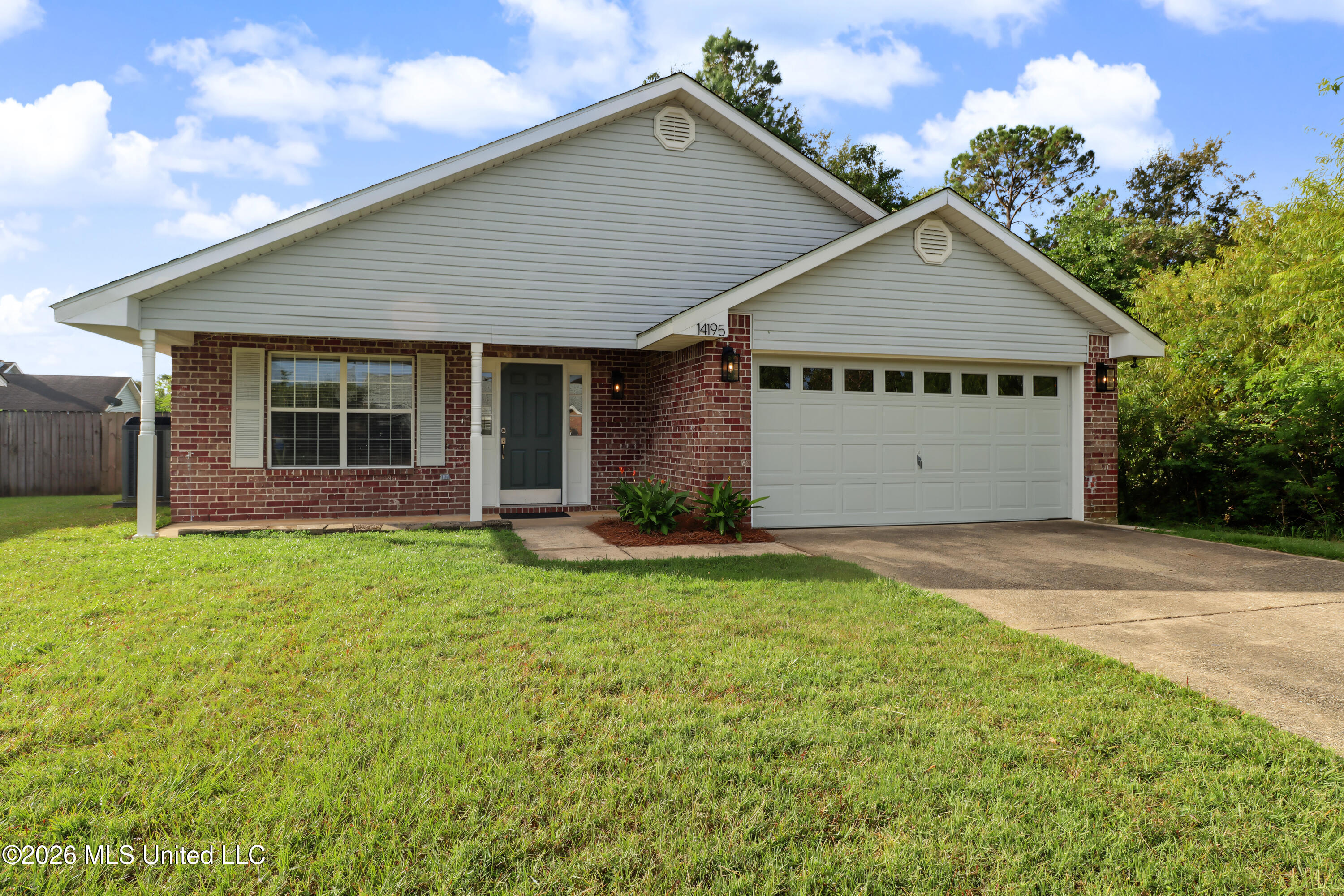 14195 S Country Hills Drive — photo