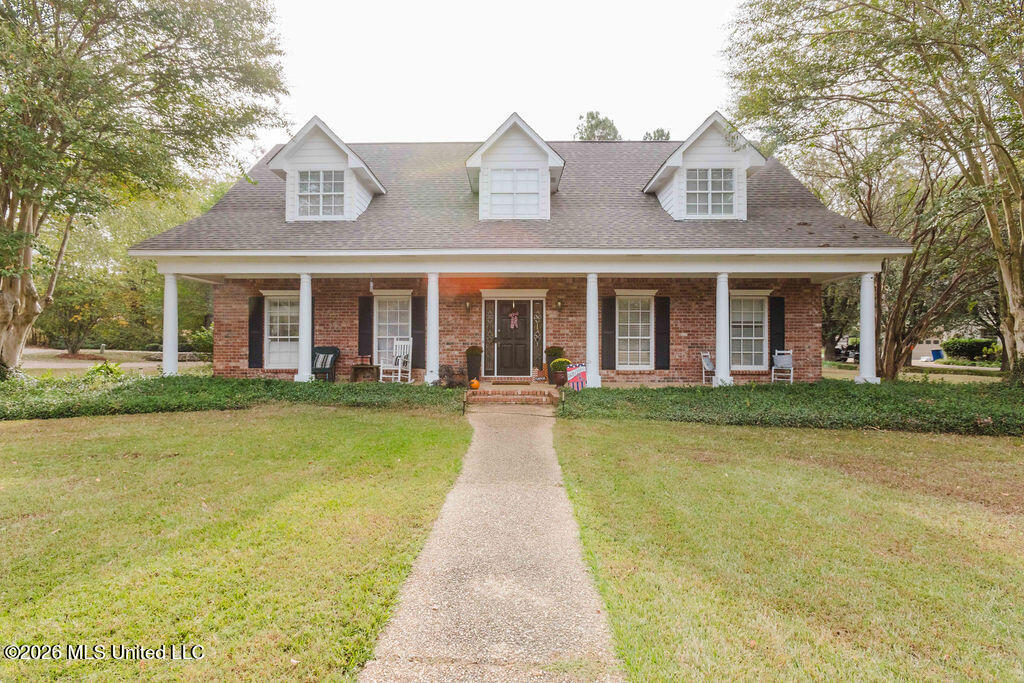 438 Forest Lake Place — photo