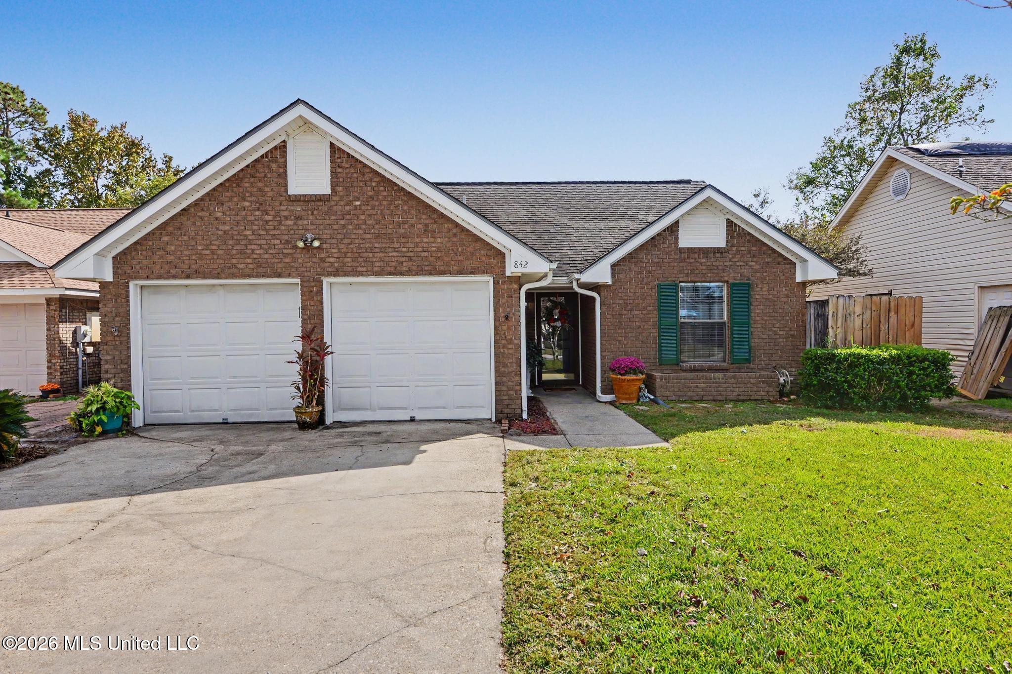 842 Ravenwood Court — photo