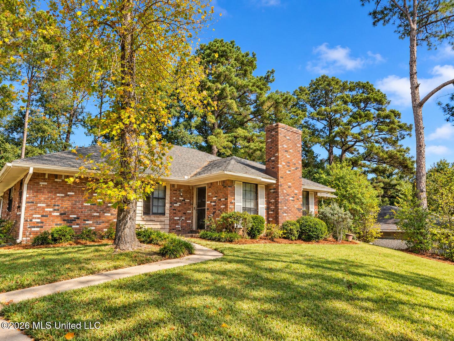 1617 Twin Oaks Drive — photo