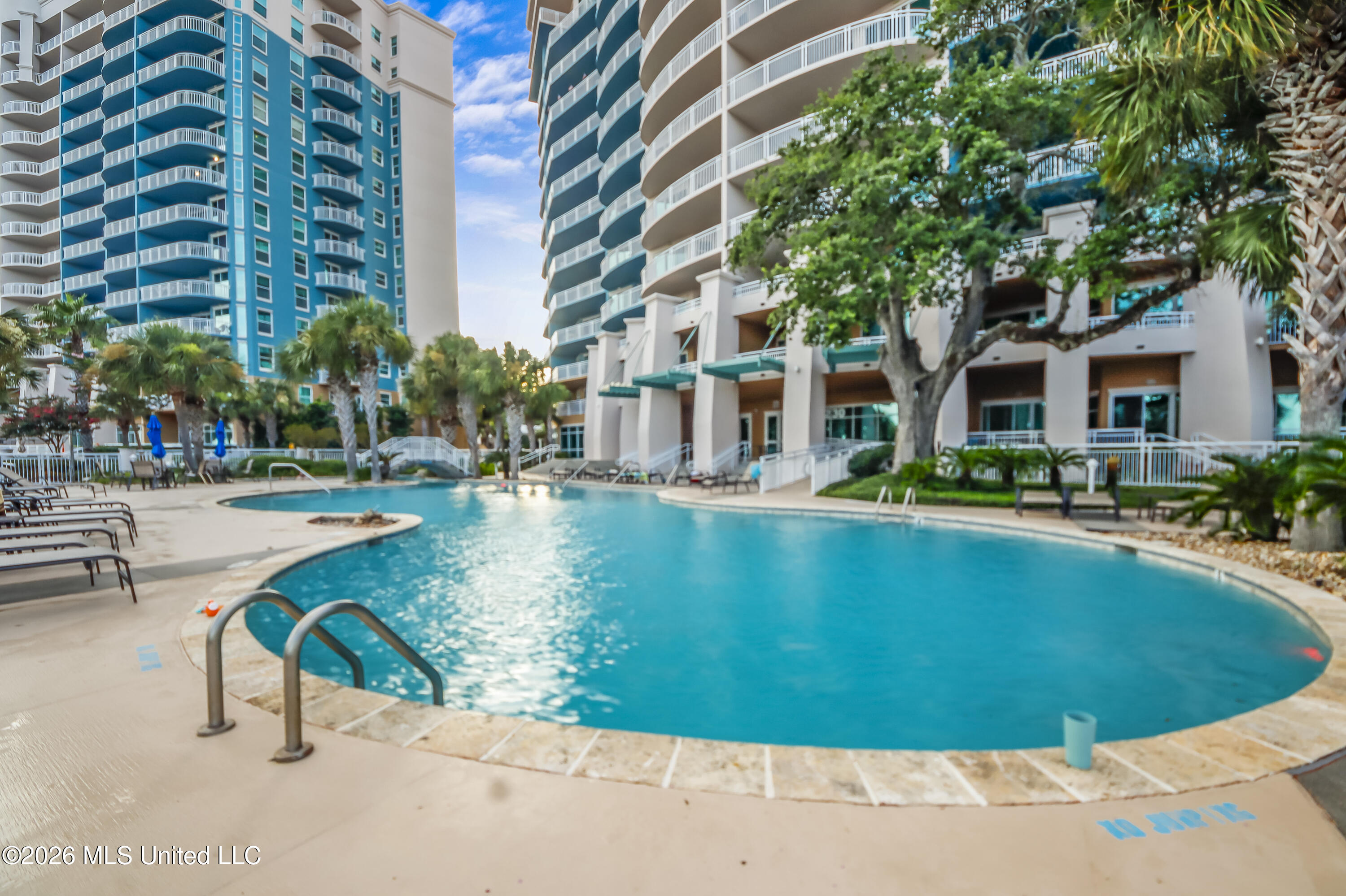 2228 Beach Drive #707 — photo