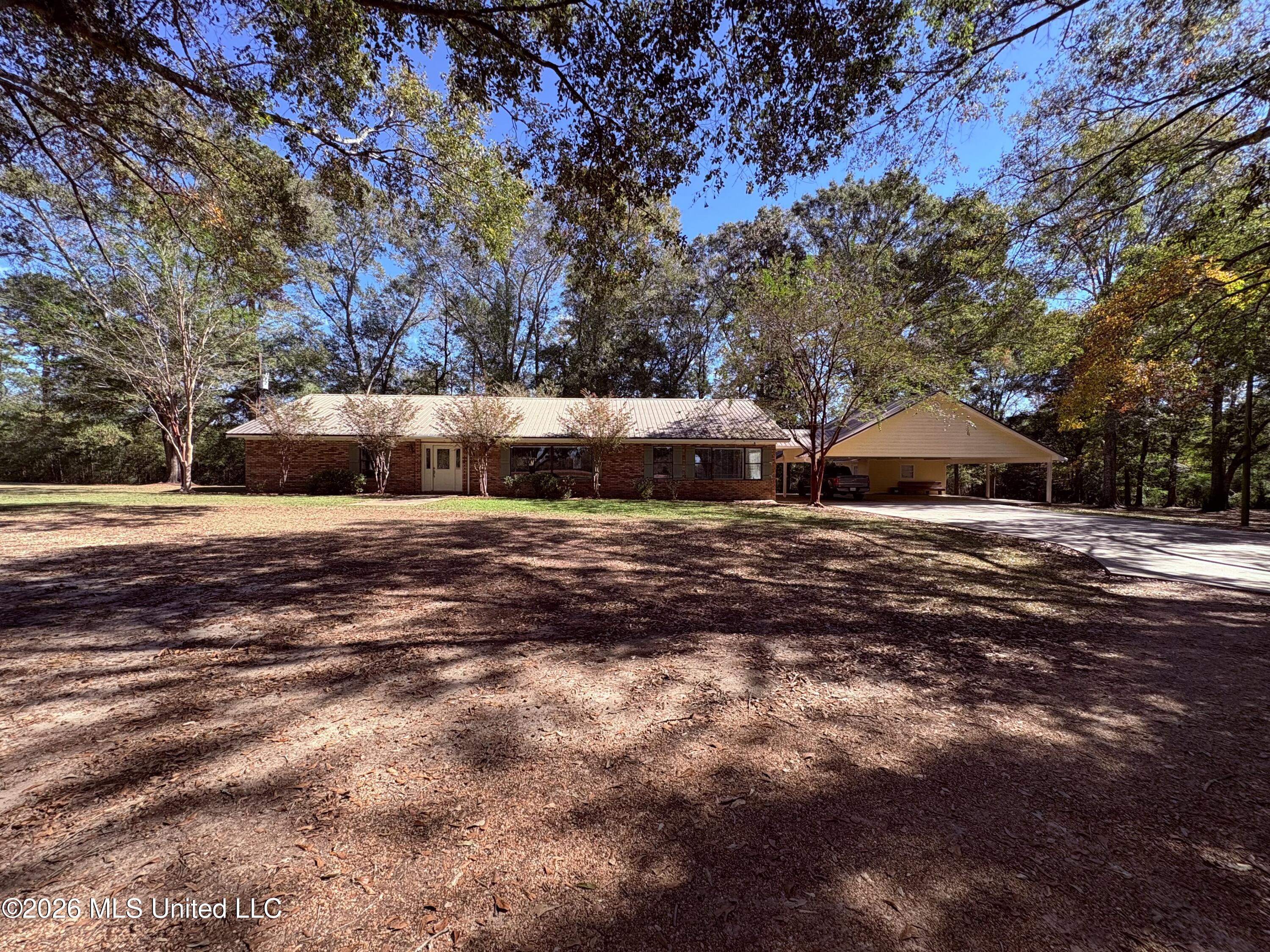 2150 Tanglewood Road — photo