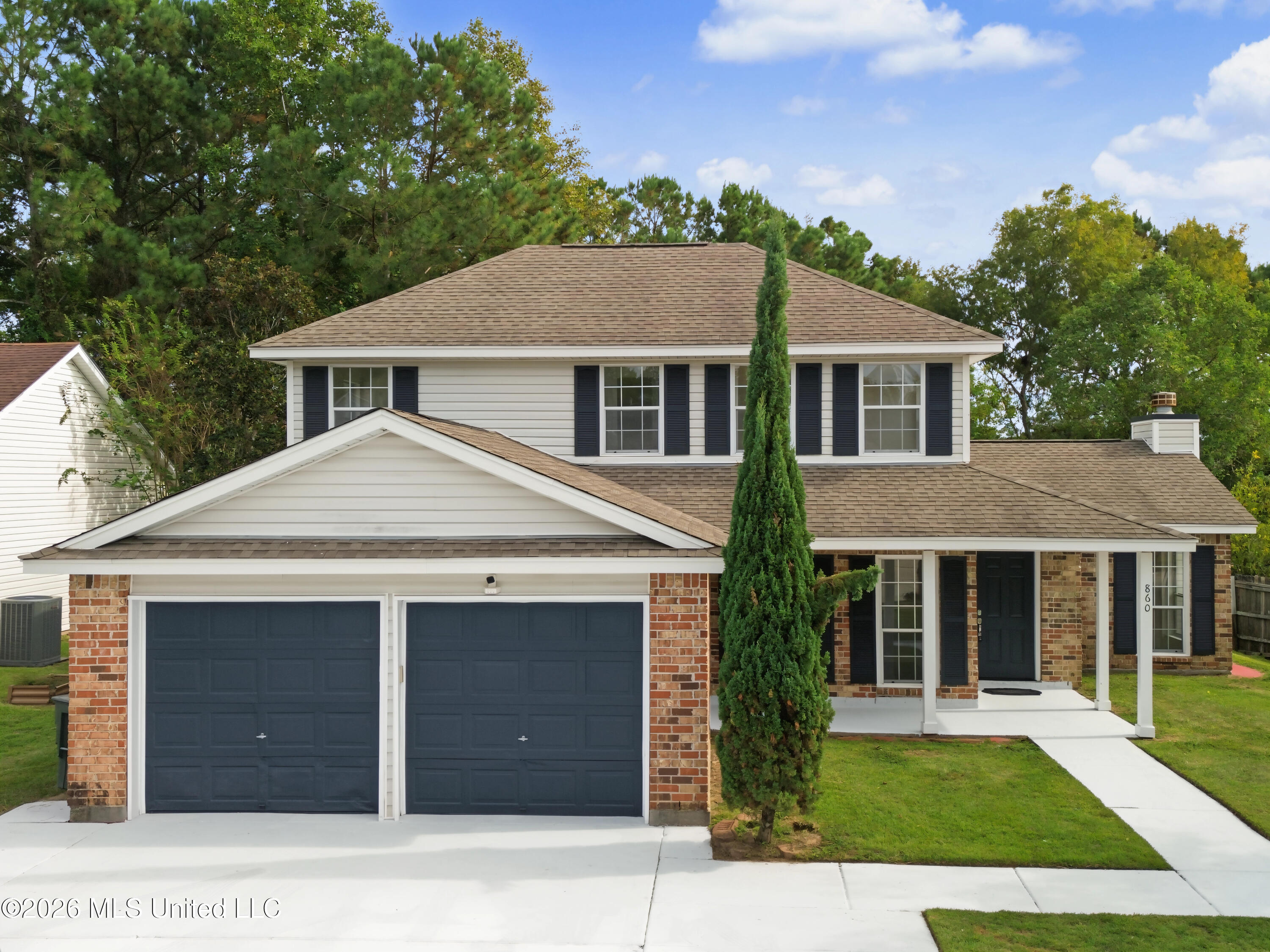 860 Ellington Drive — photo